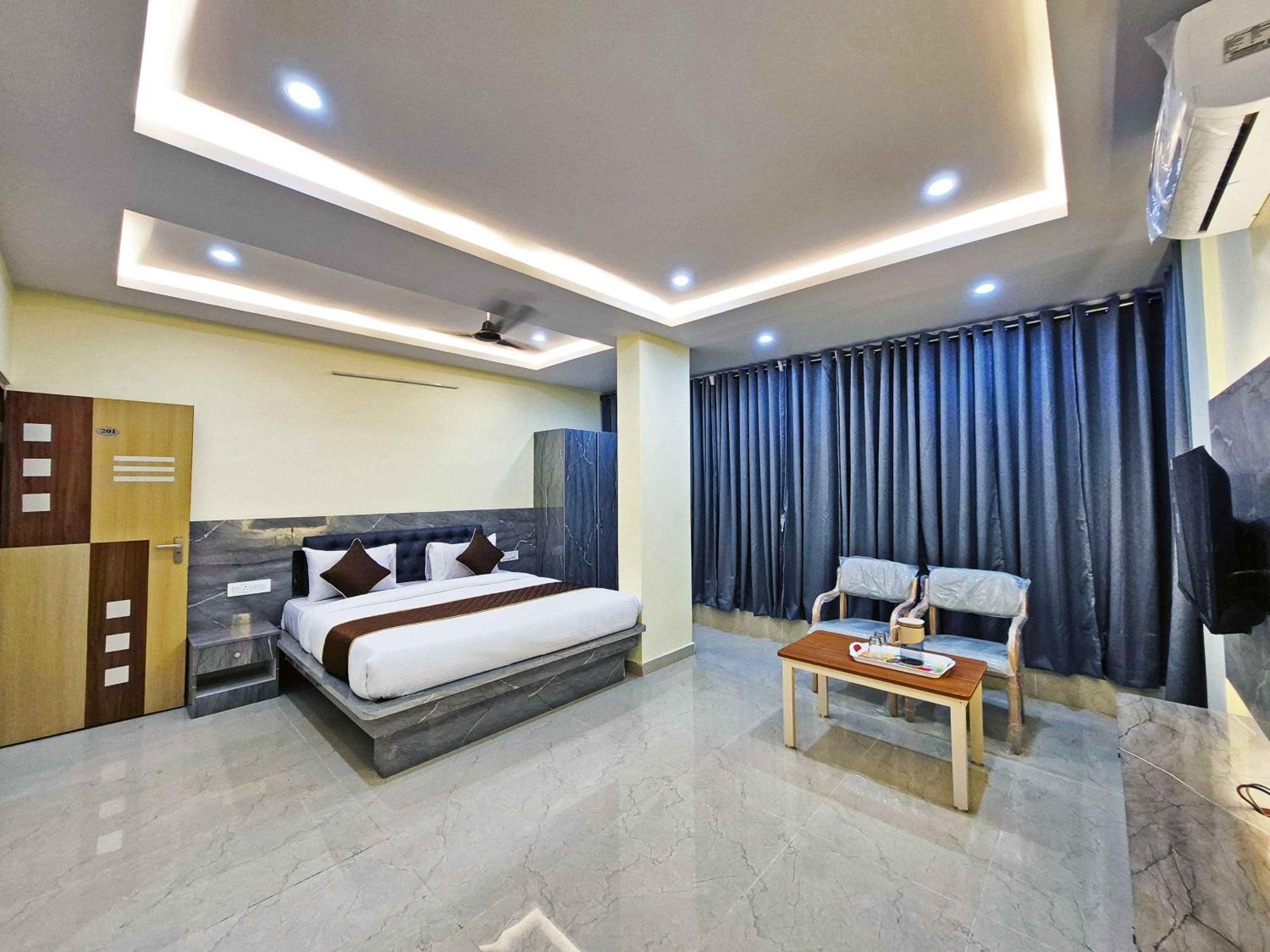 Shree Sai Hotel 2*