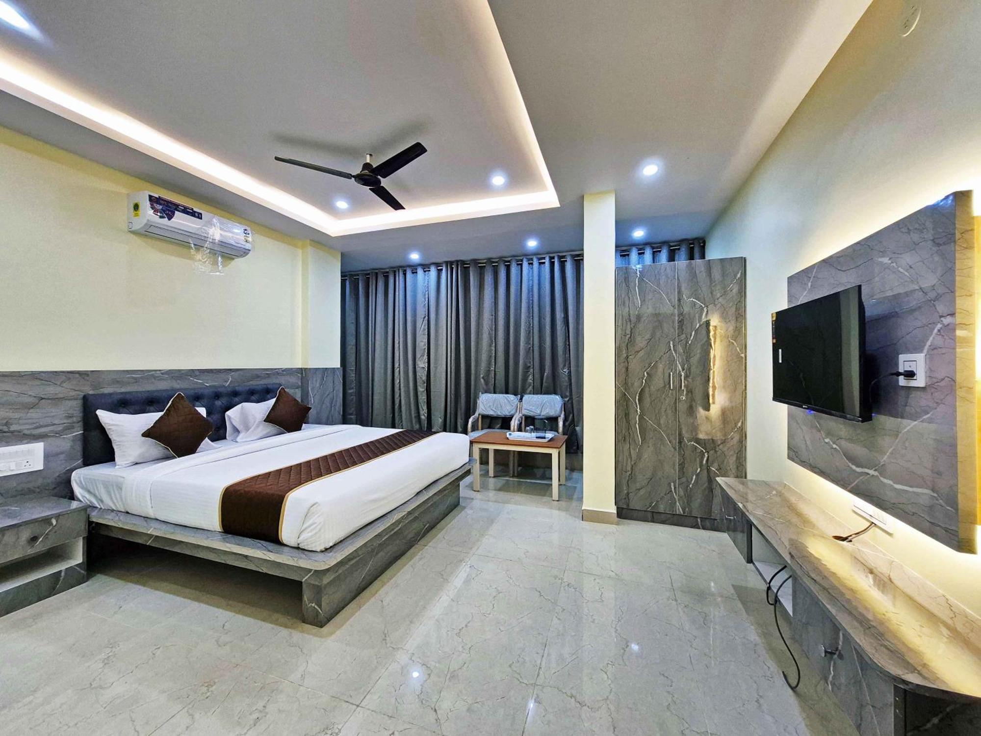 Shree Sai Hotel 2*
