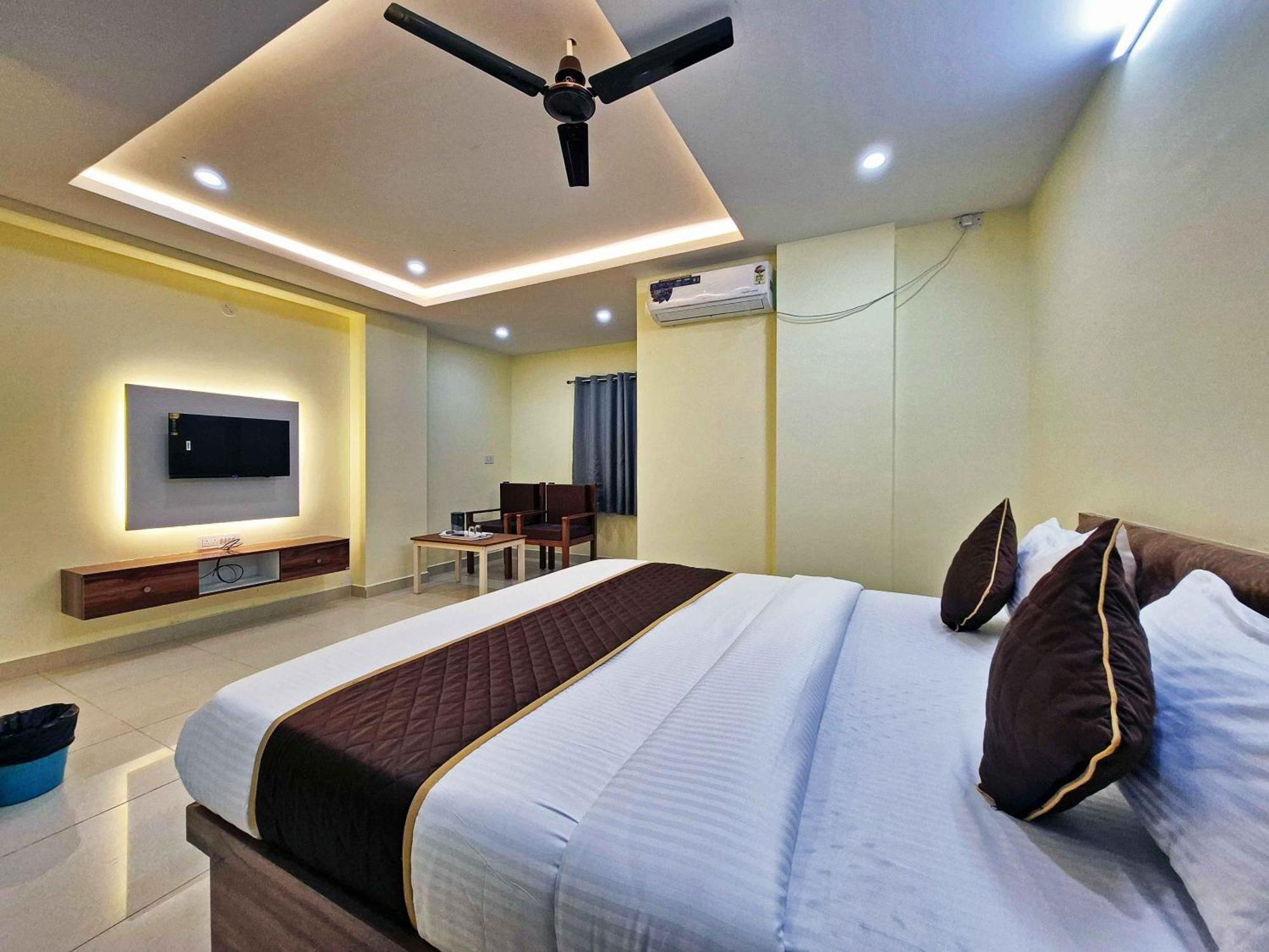 Shree Sai Hotel
