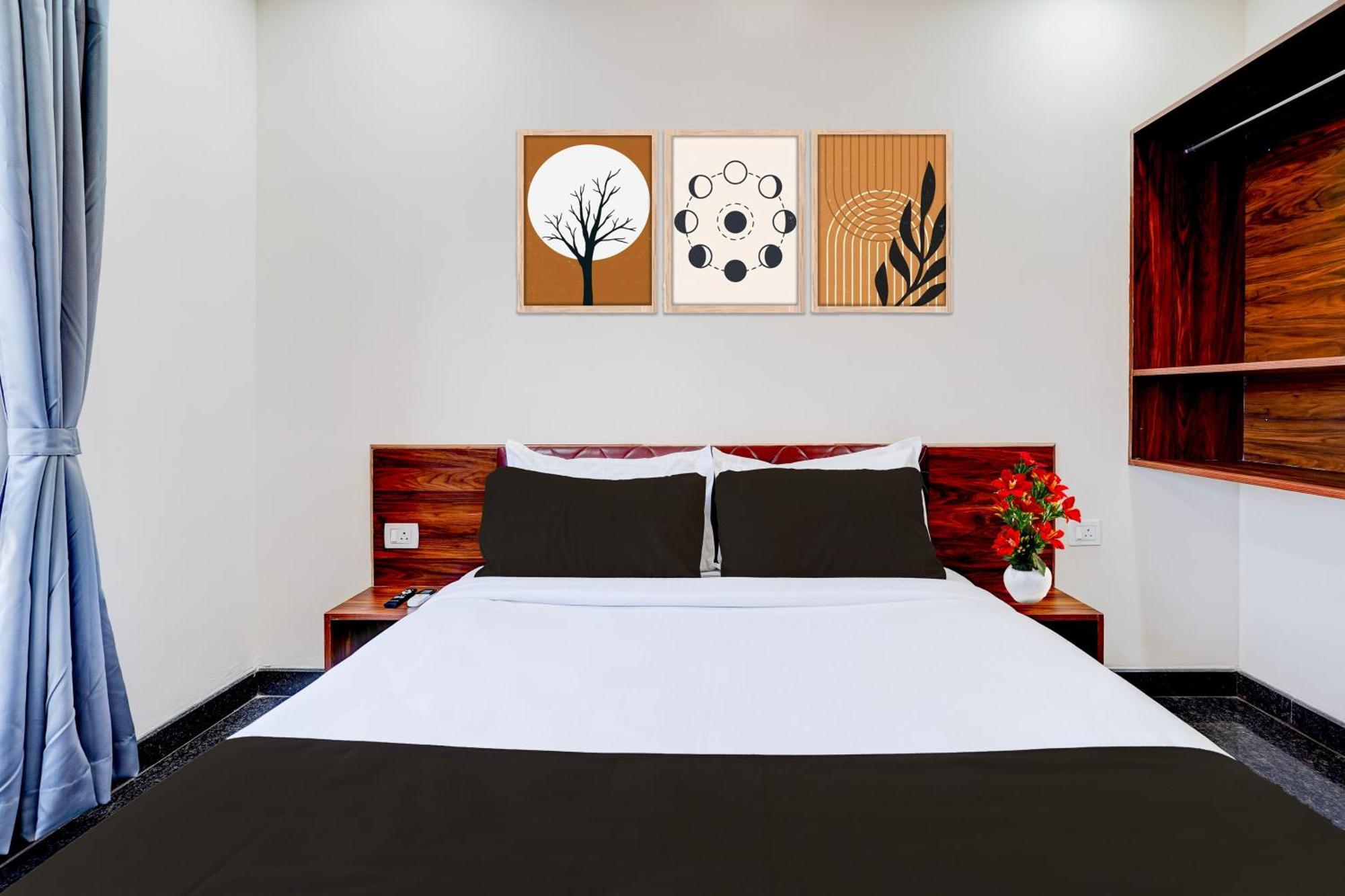 Hotel Super Collection O K R Puram Near Siddhivinayaka Temple