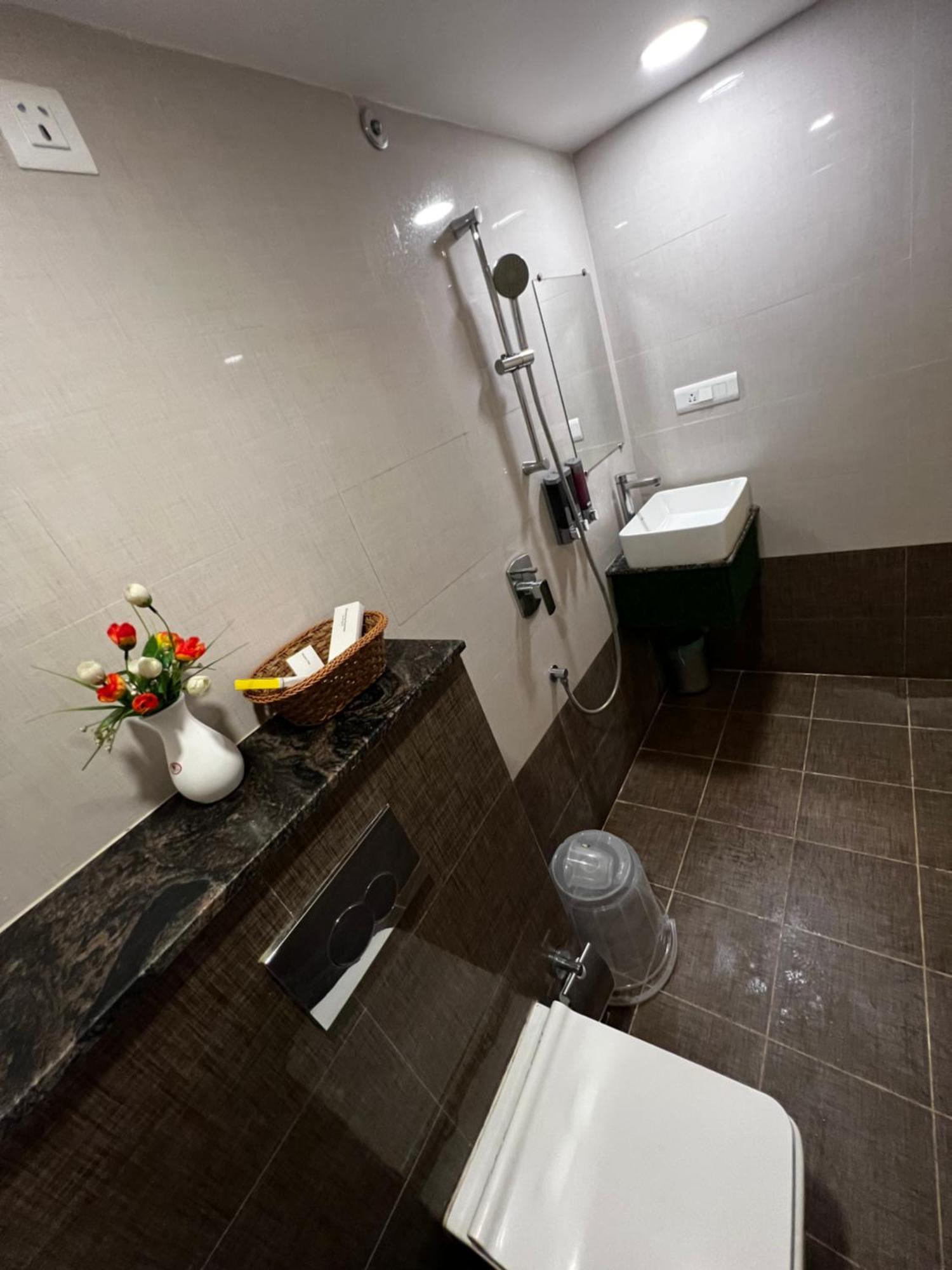 Galaxy Ivory Corporate 3*