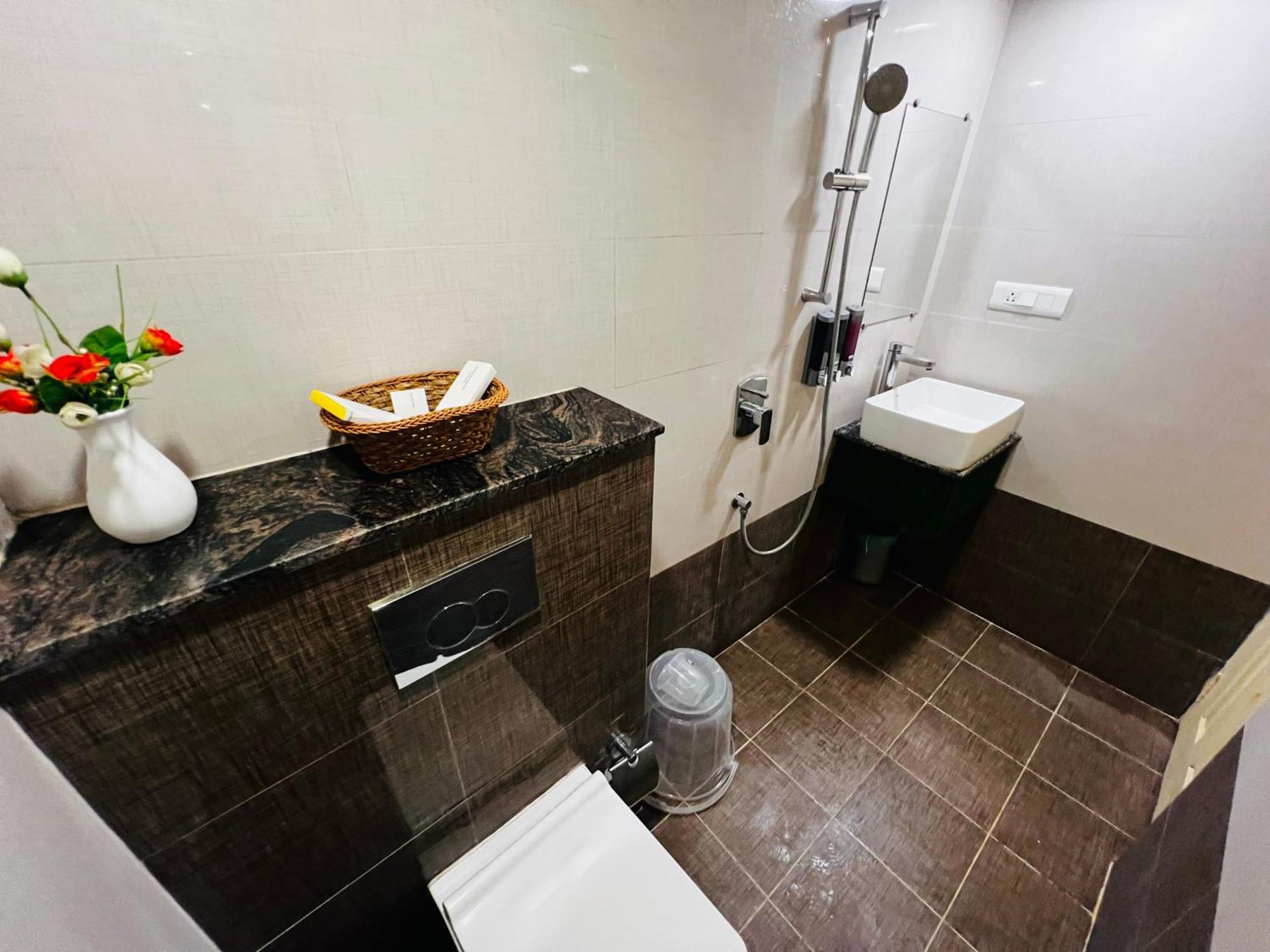 Galaxy Ivory Corporate Hotel 3*