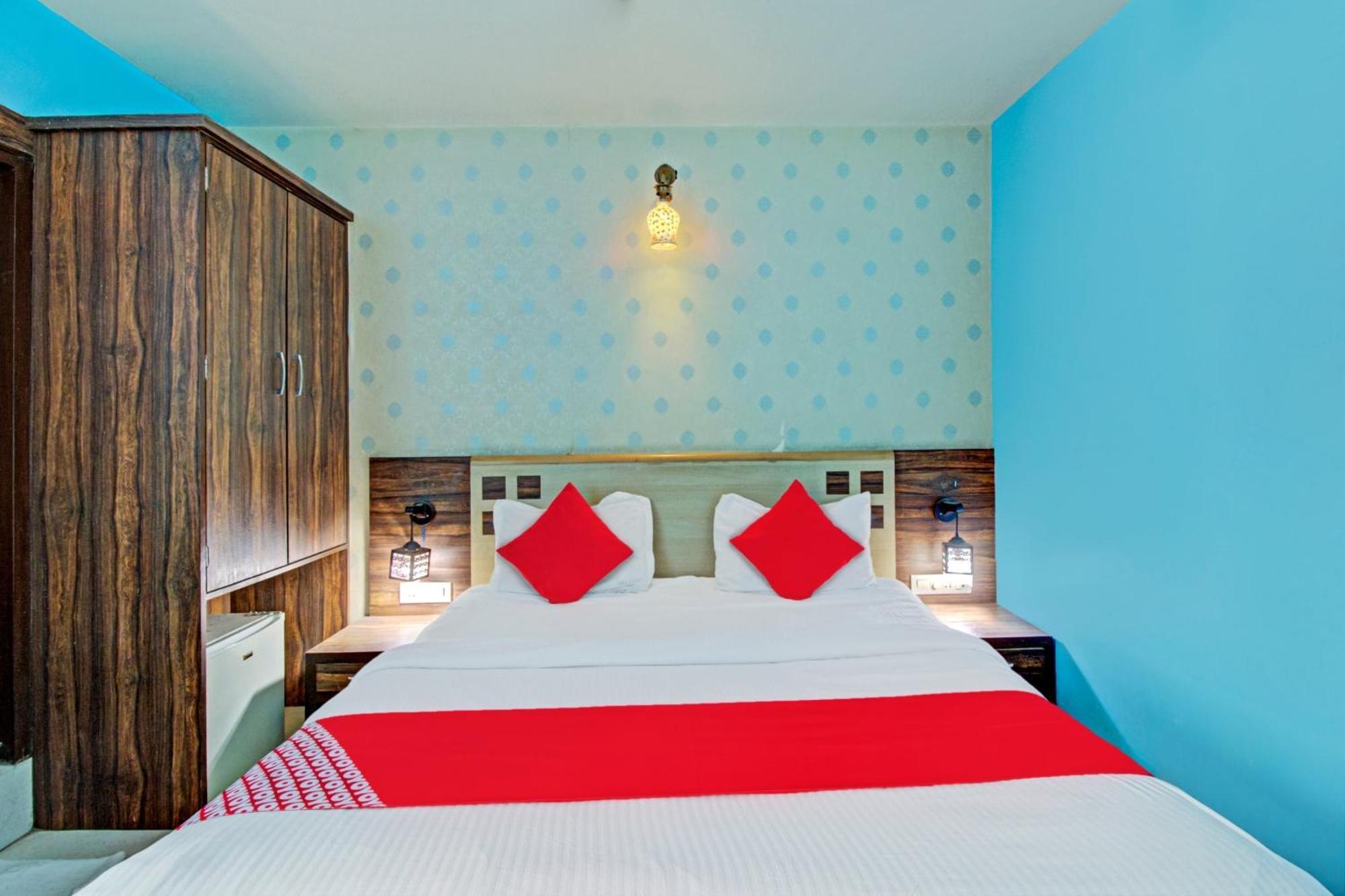 O Royal Shades Hotel 2*