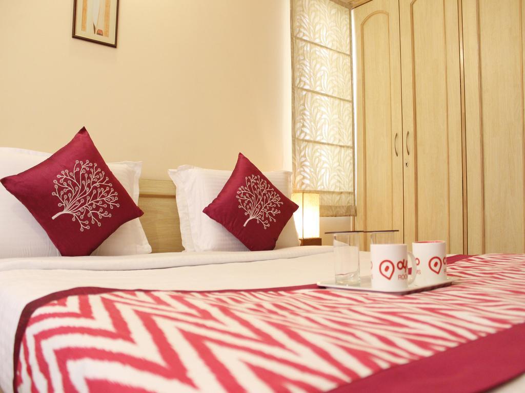 Hotel Falcon Residency Road 3*