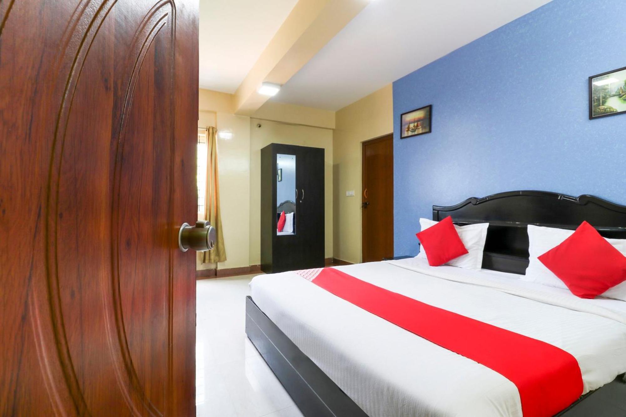 Hotel Collection O Tiara Near Christ Bangalore