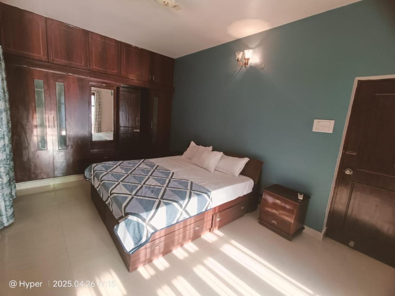 Danny's Villa-2 Bedrooms With Parking *