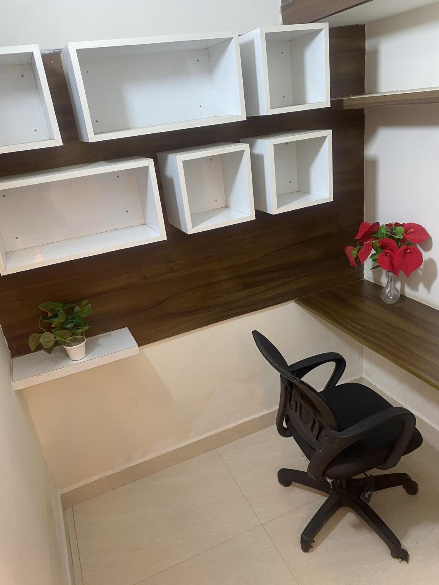 Premium Pent House With Hot Bath Tub Near Ecity - Luxe King Size Bed With Large Sitout Area Holiday home *