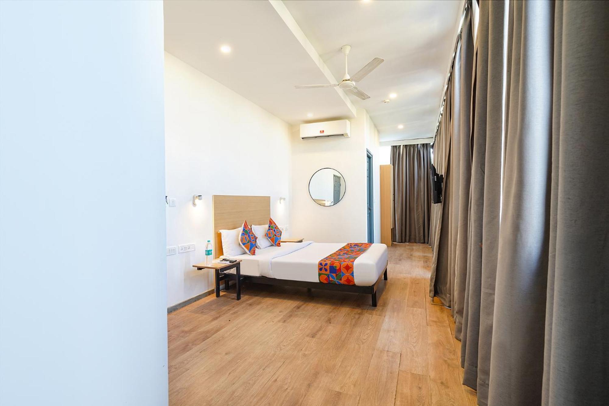 Fabhotel Moonlight 3*