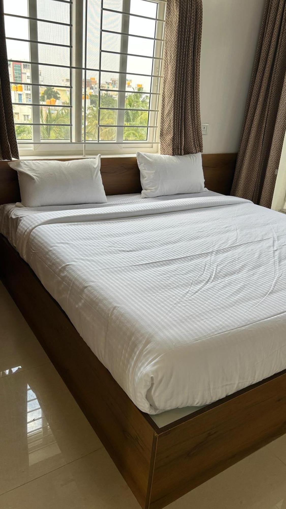 Hotel Daffodil By Rhlv Bangalore