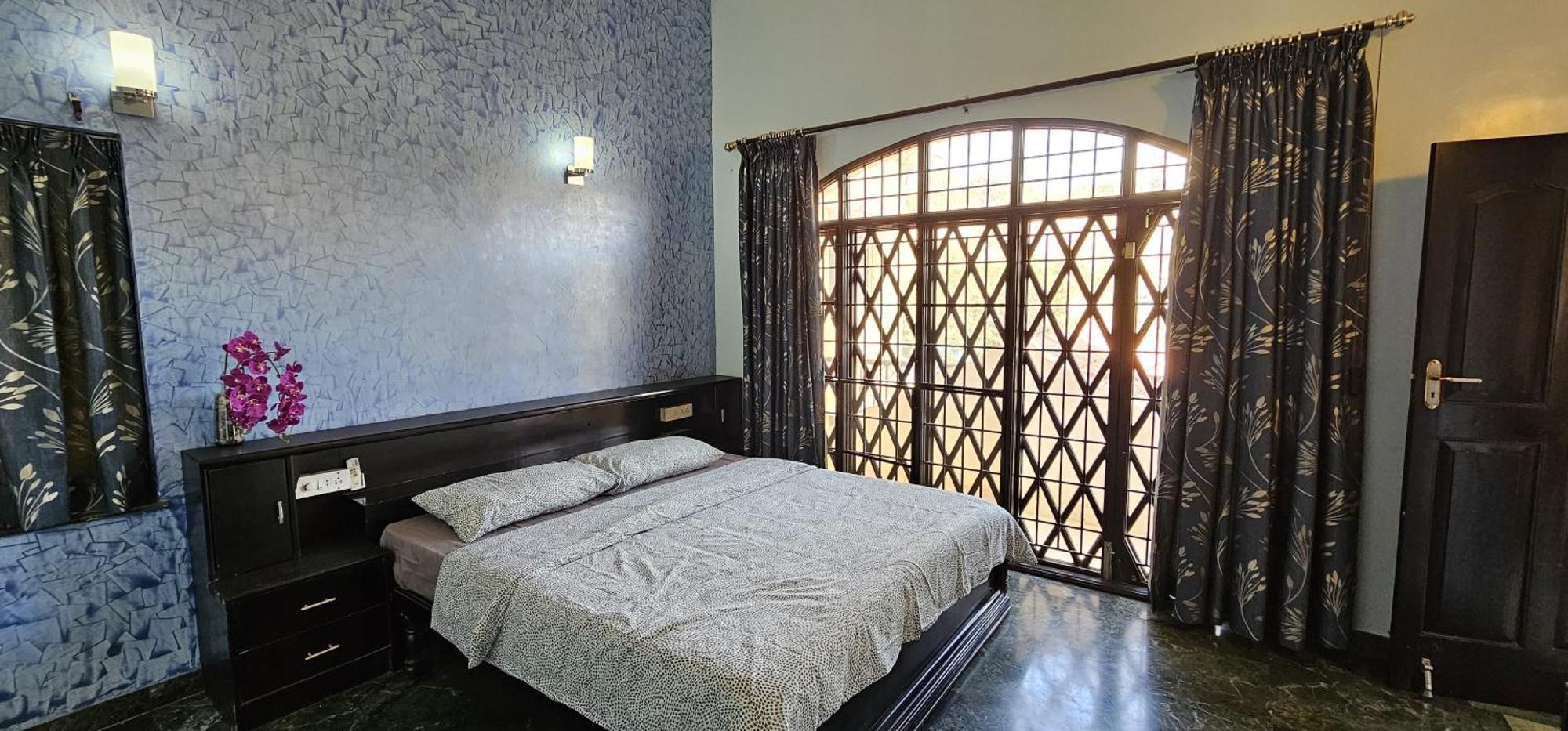 Villa Luxurious Retro-modern House For Rent *