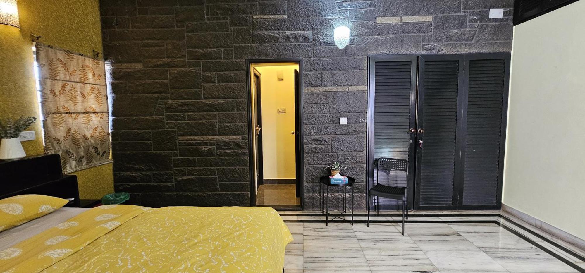 Luxurious Retro-modern House For Rent *