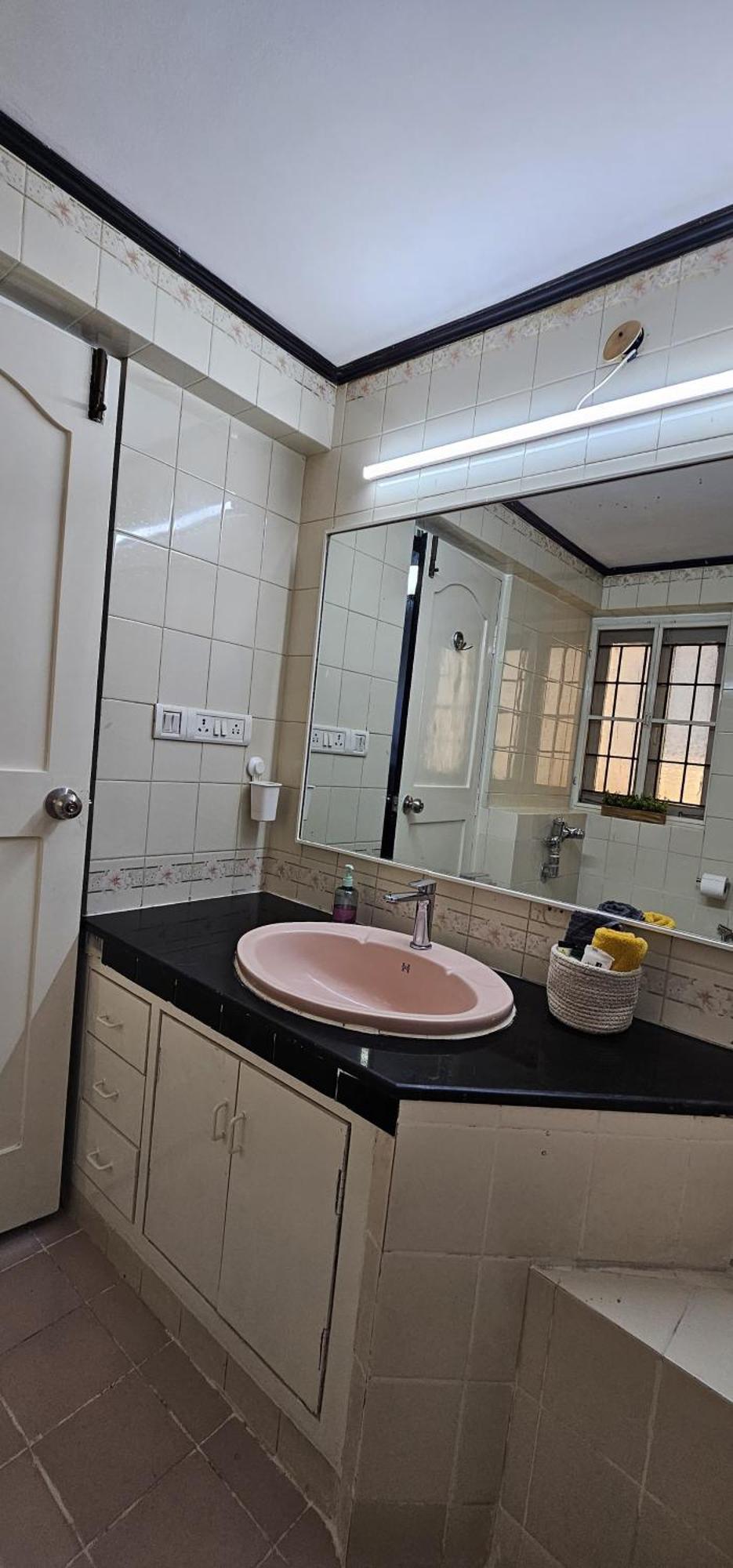 Villa Luxurious Retro-modern House For Rent *
