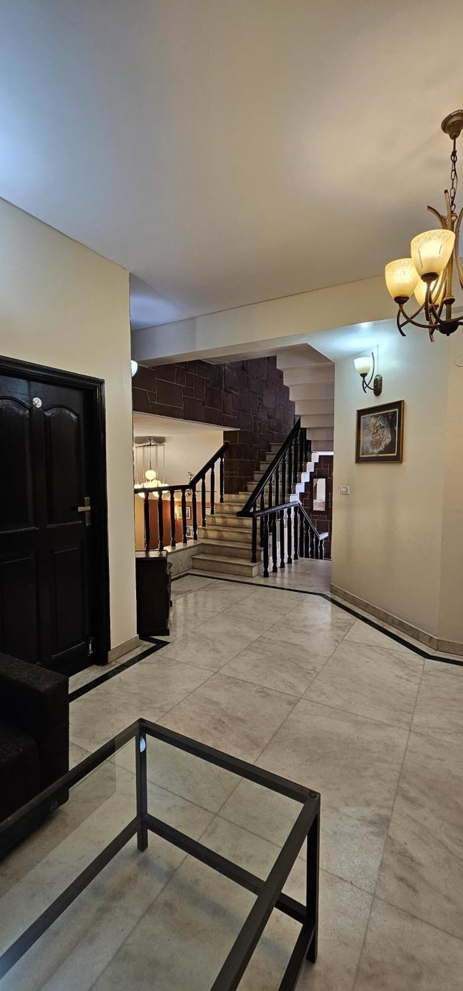 Luxurious Retro-modern House For Rent Villa *