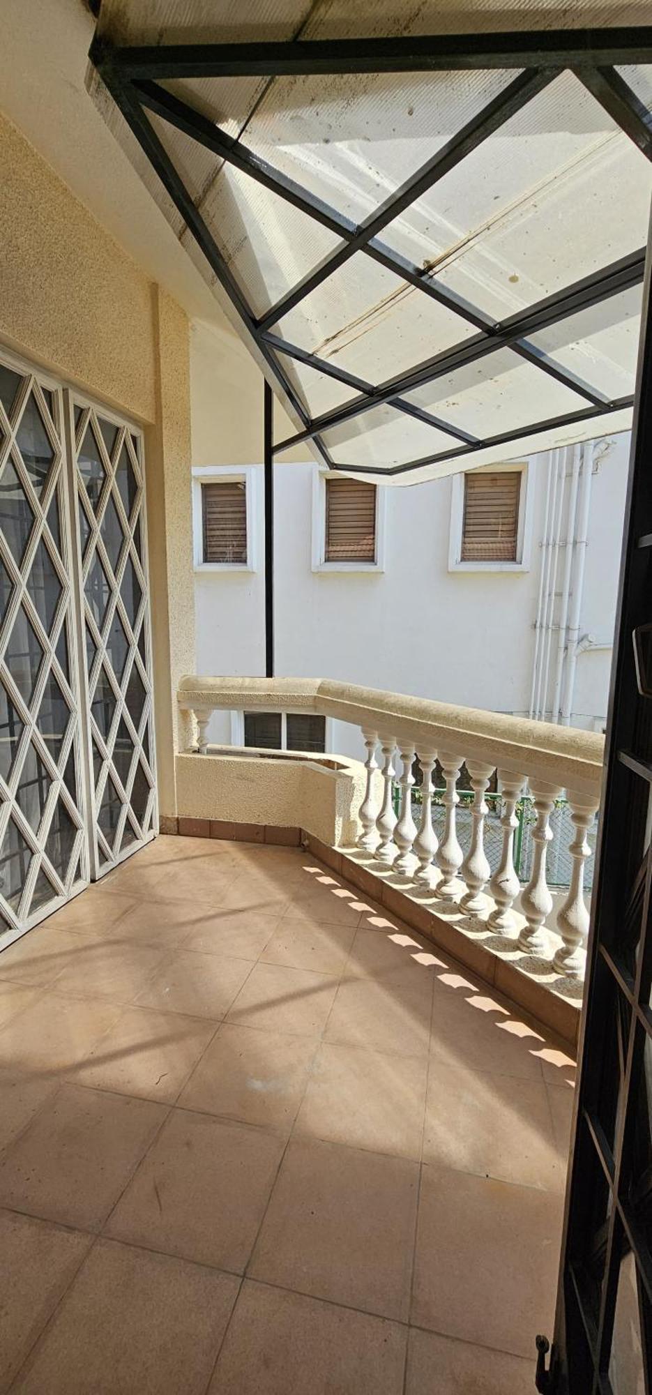 Villa Luxurious Retro-modern House For Rent