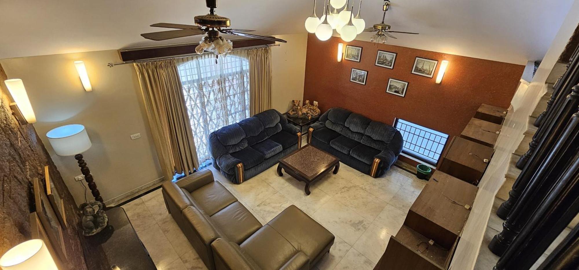 Villa Luxurious Retro-modern House For Rent *