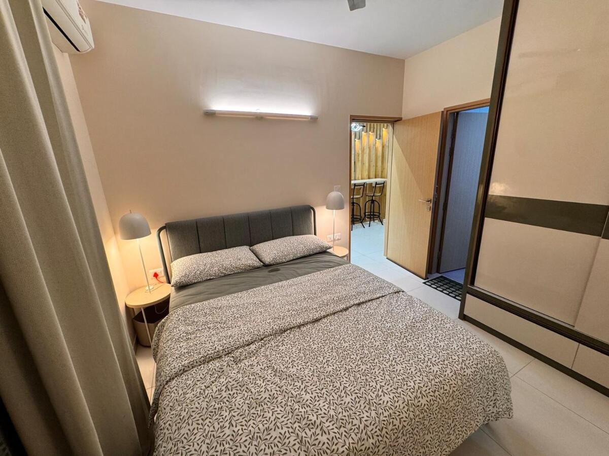 Premium Retreat, 2bhk Cosy Flat Near Blr Airport Apartment *