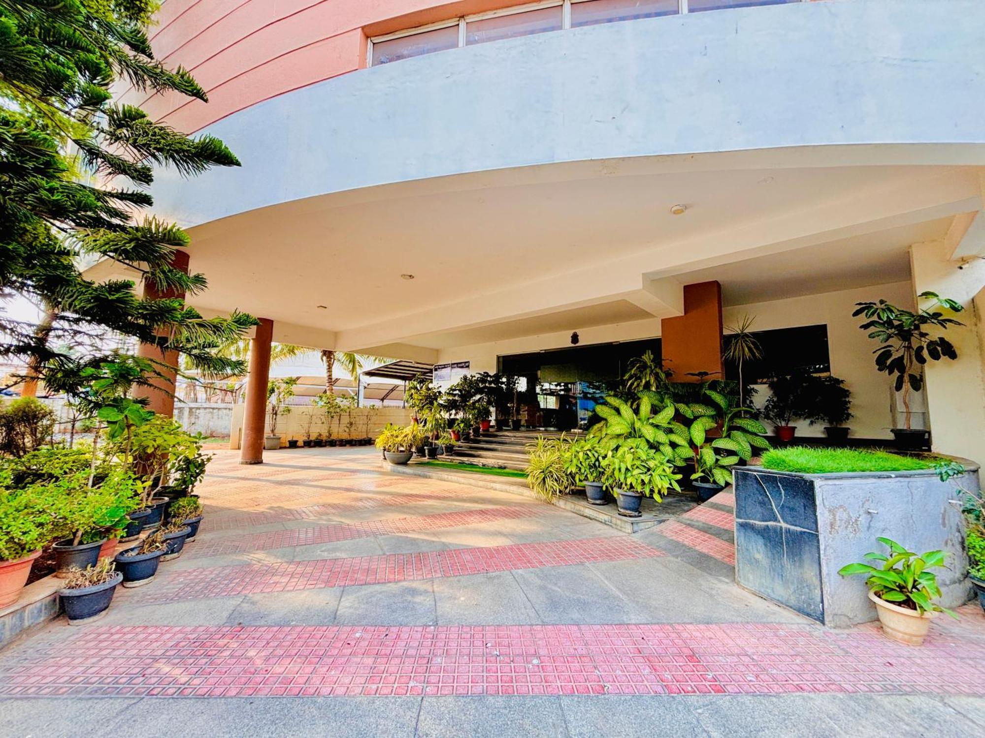 Grand Bee By Bestinn Leisure, Yeshwanthpur Junction Hotel Bangalore
