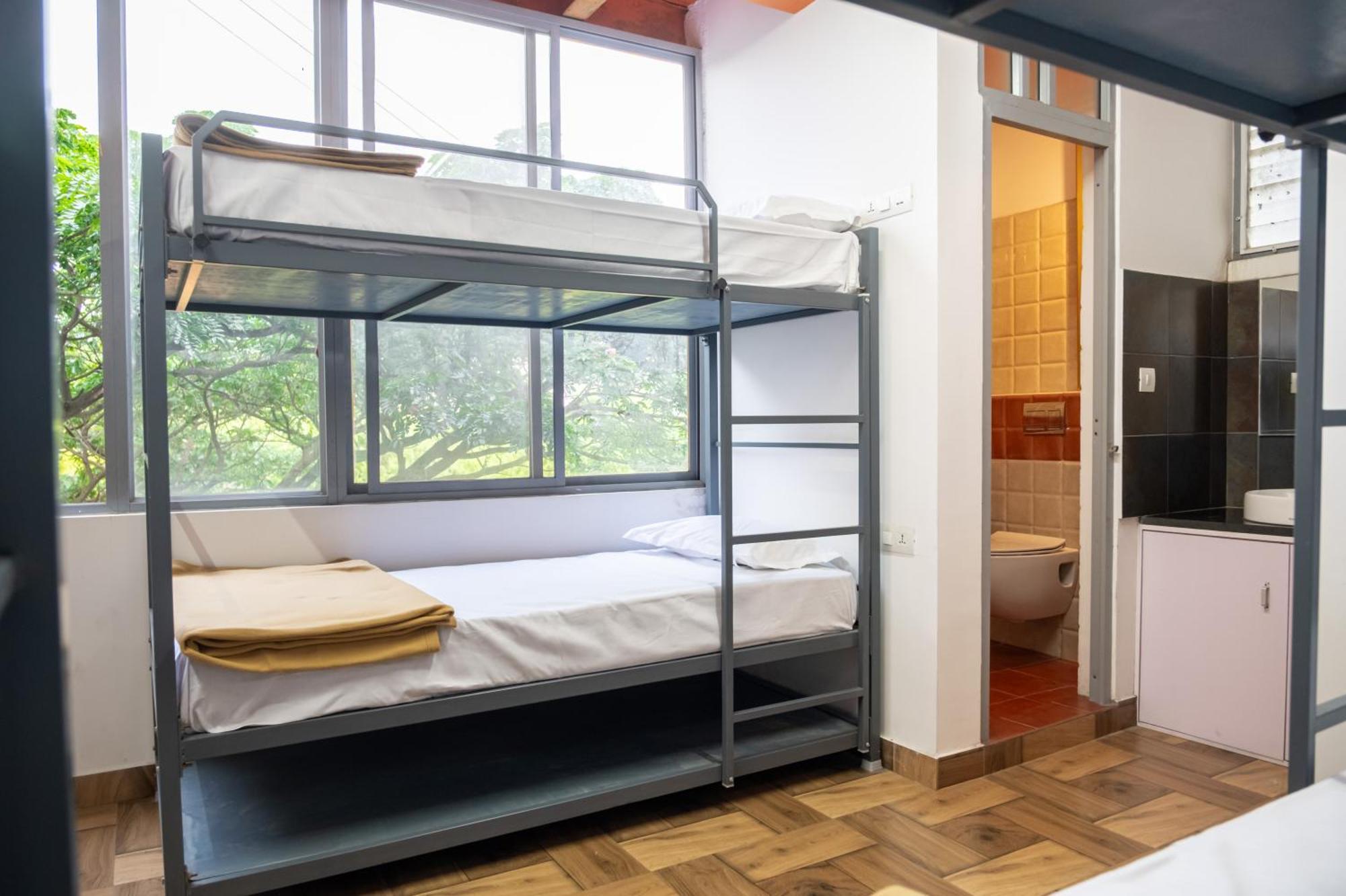 Hostel Stopover Backpackers *