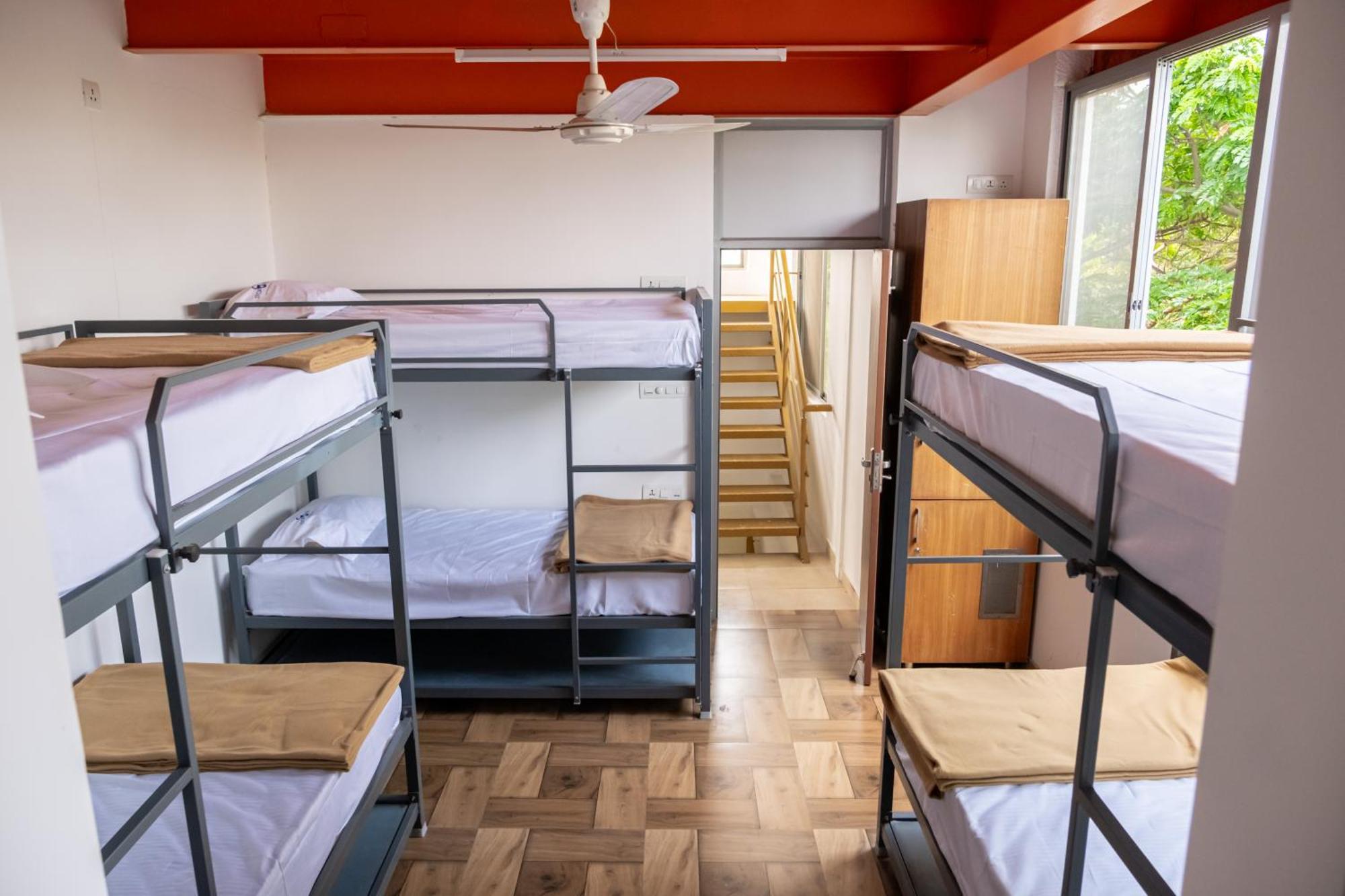Stopover Backpackers Hostel *