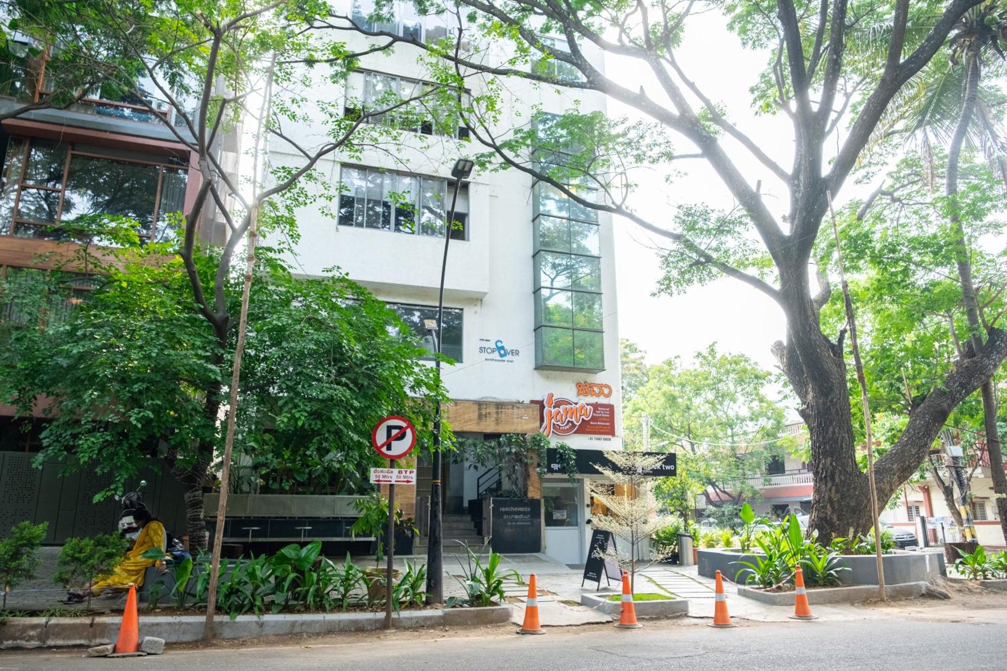 Hostel Stopover Backpackers *