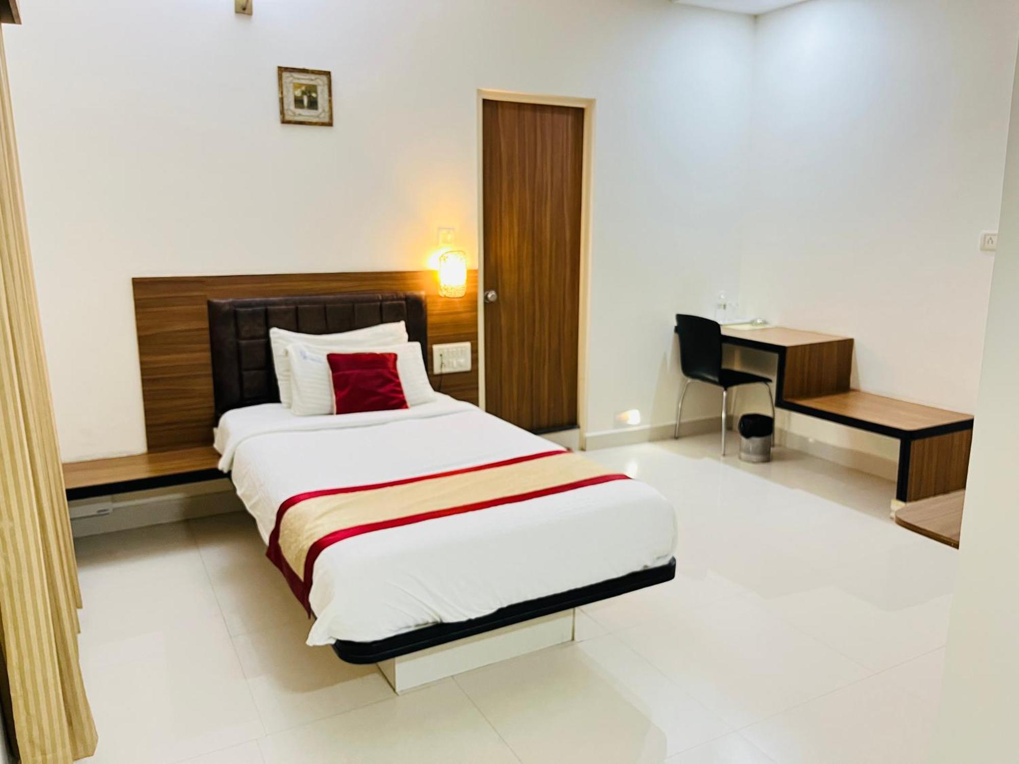 Grand Bee By Bestinn Leisure 4* Bangalore