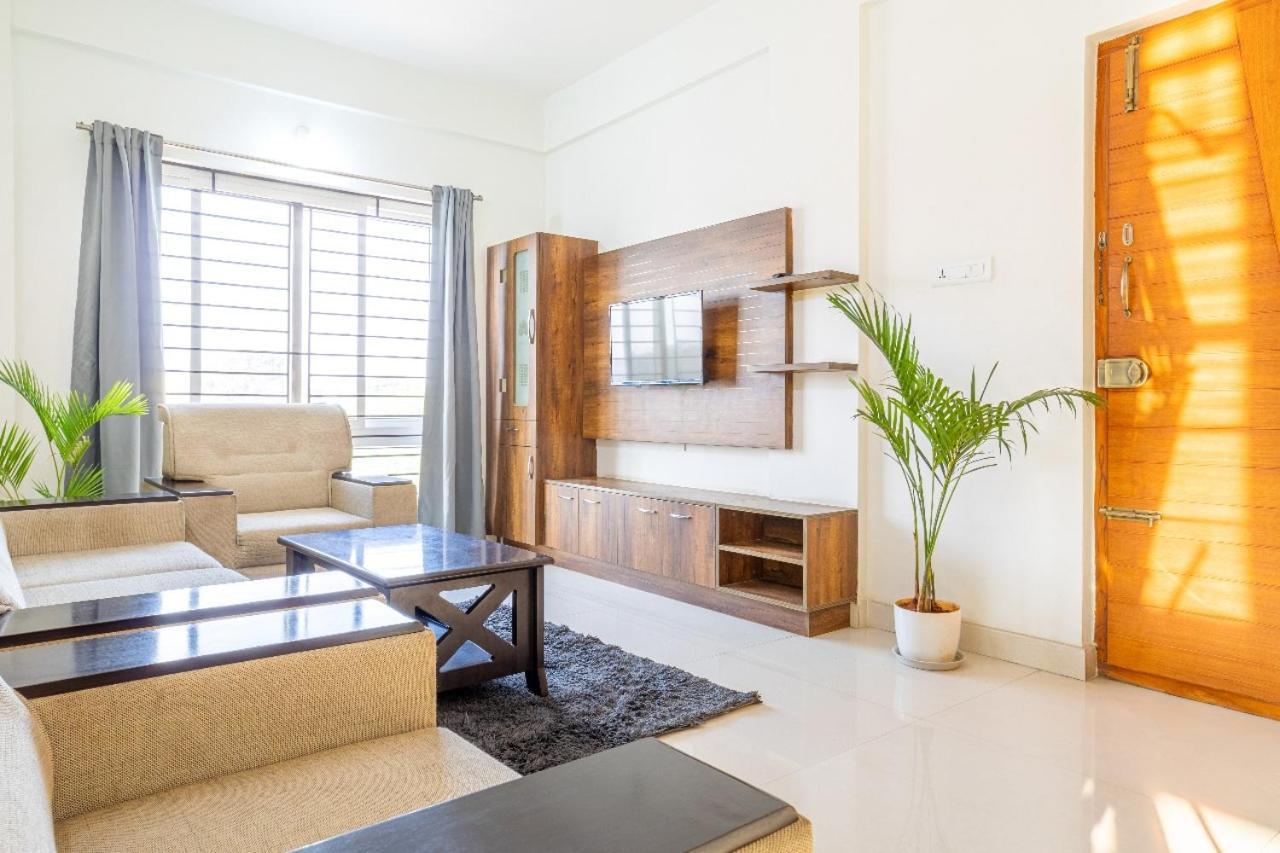 Housr Garrett Hebbal Near Manyata Tech Park Apartment