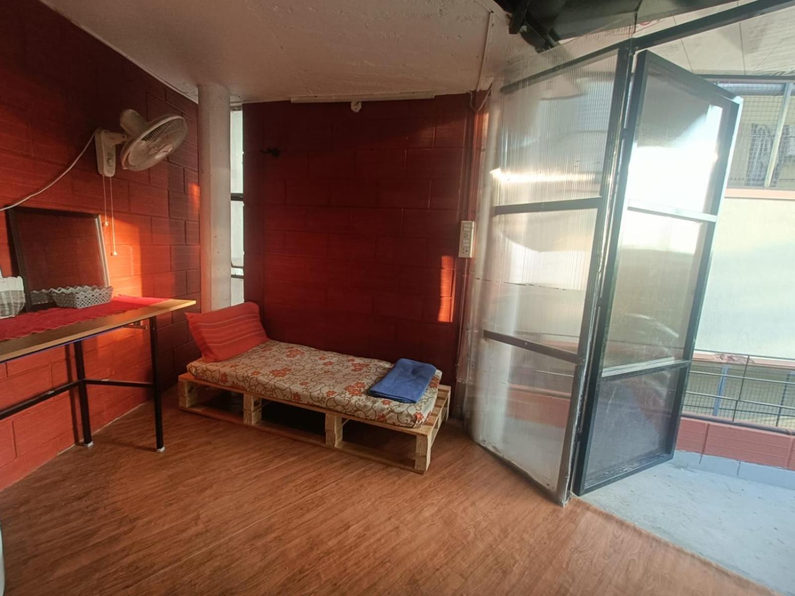 Apartment Trishanku Triangle Machan *
