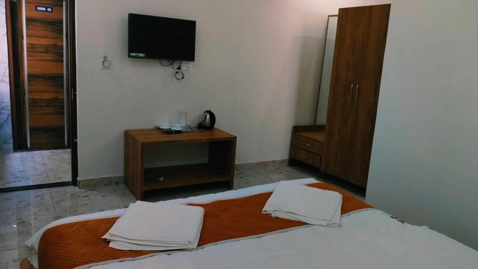 Hotel Banaras Spirits