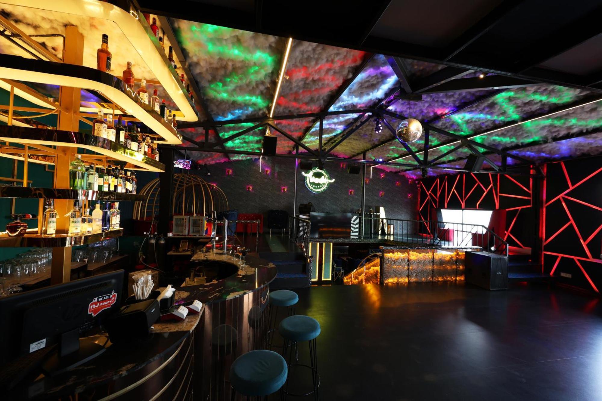 Hotel Purple Brigade,