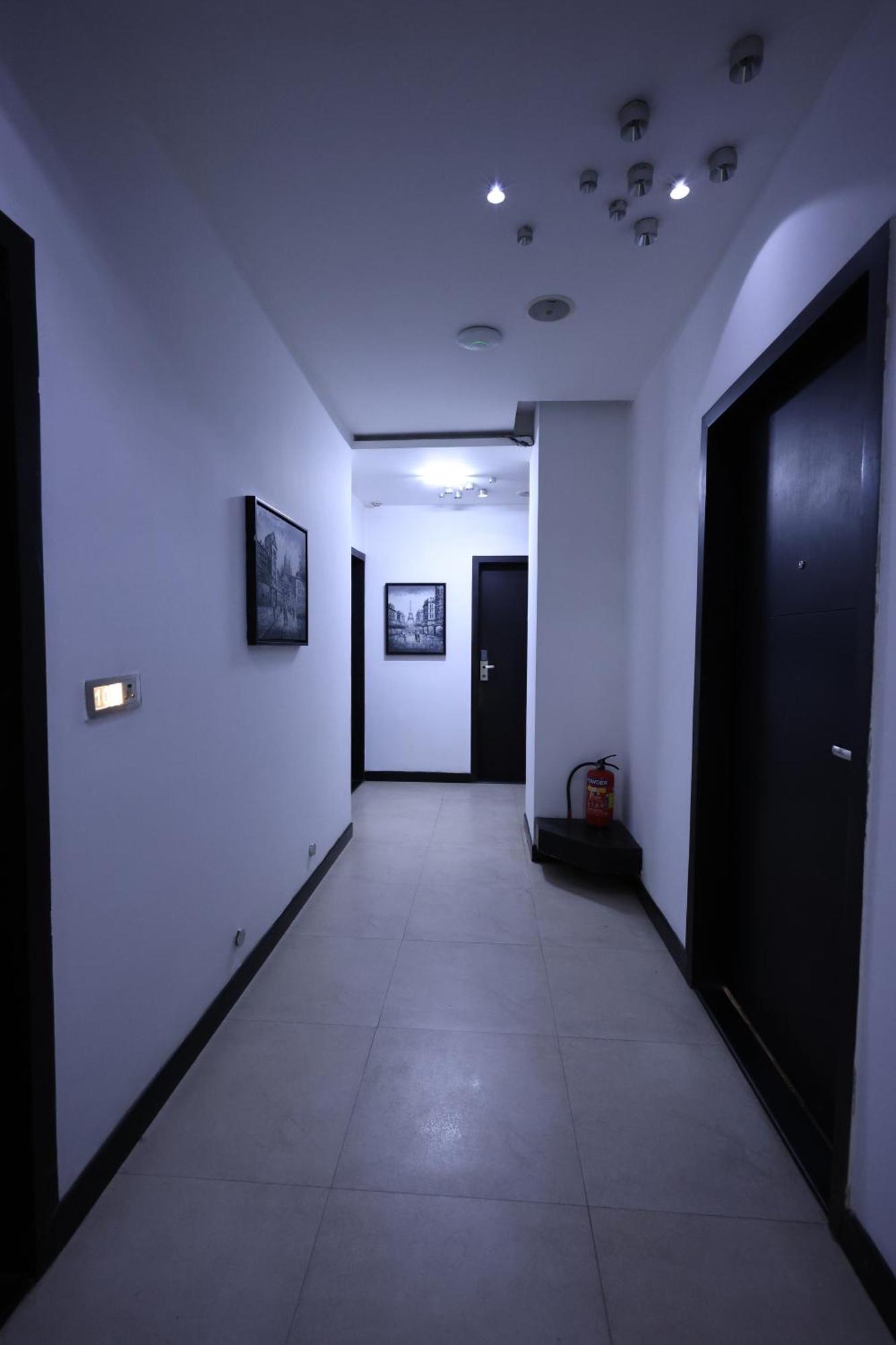 Purple Brigade, Hotel 3*