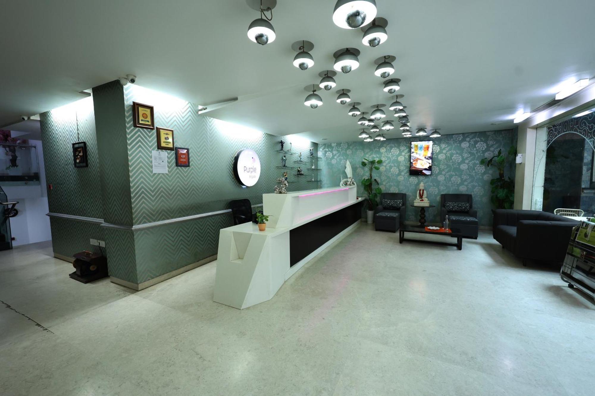 Purple Brigade, Hotel