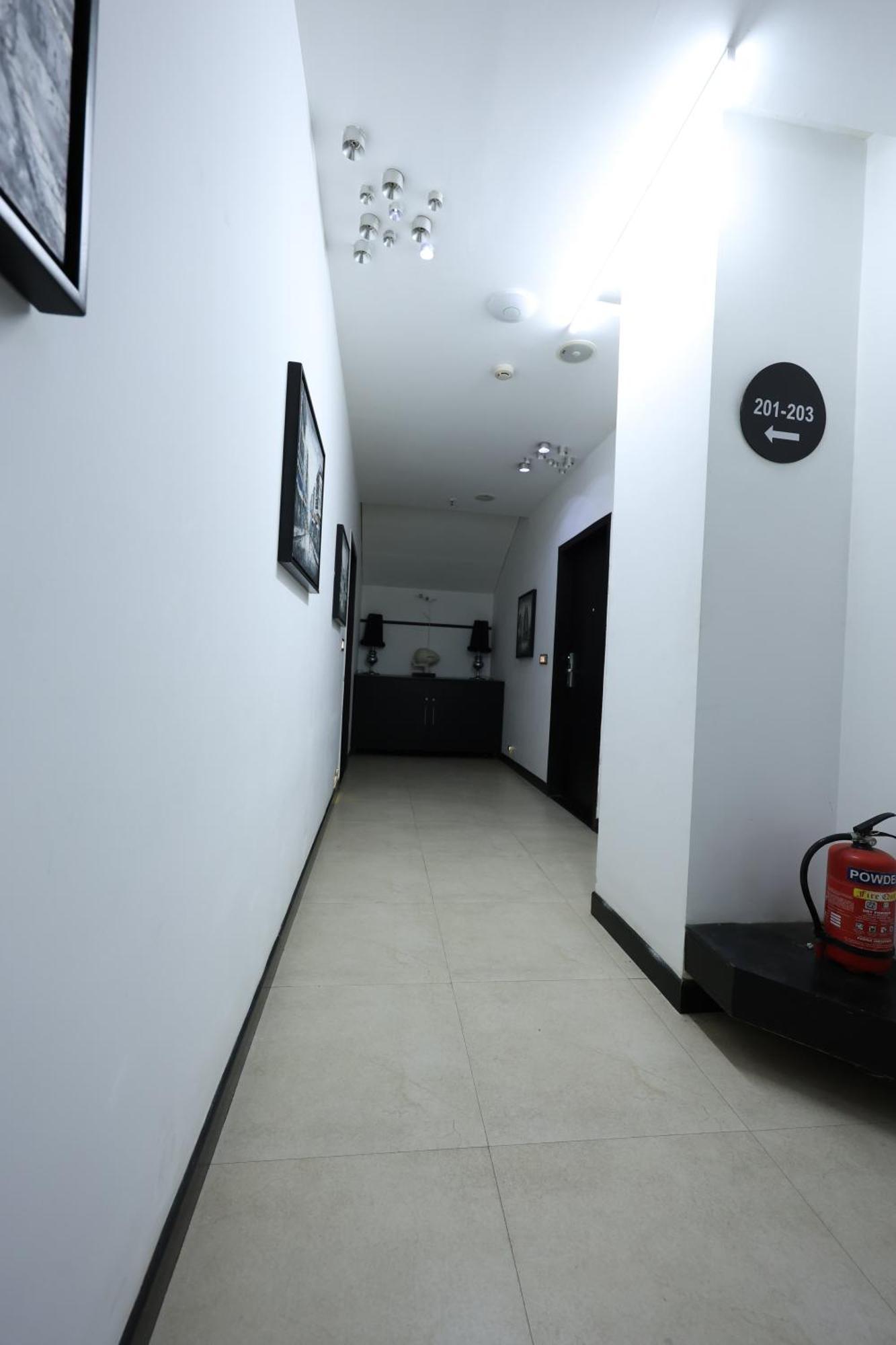 Hotel Purple Brigade,