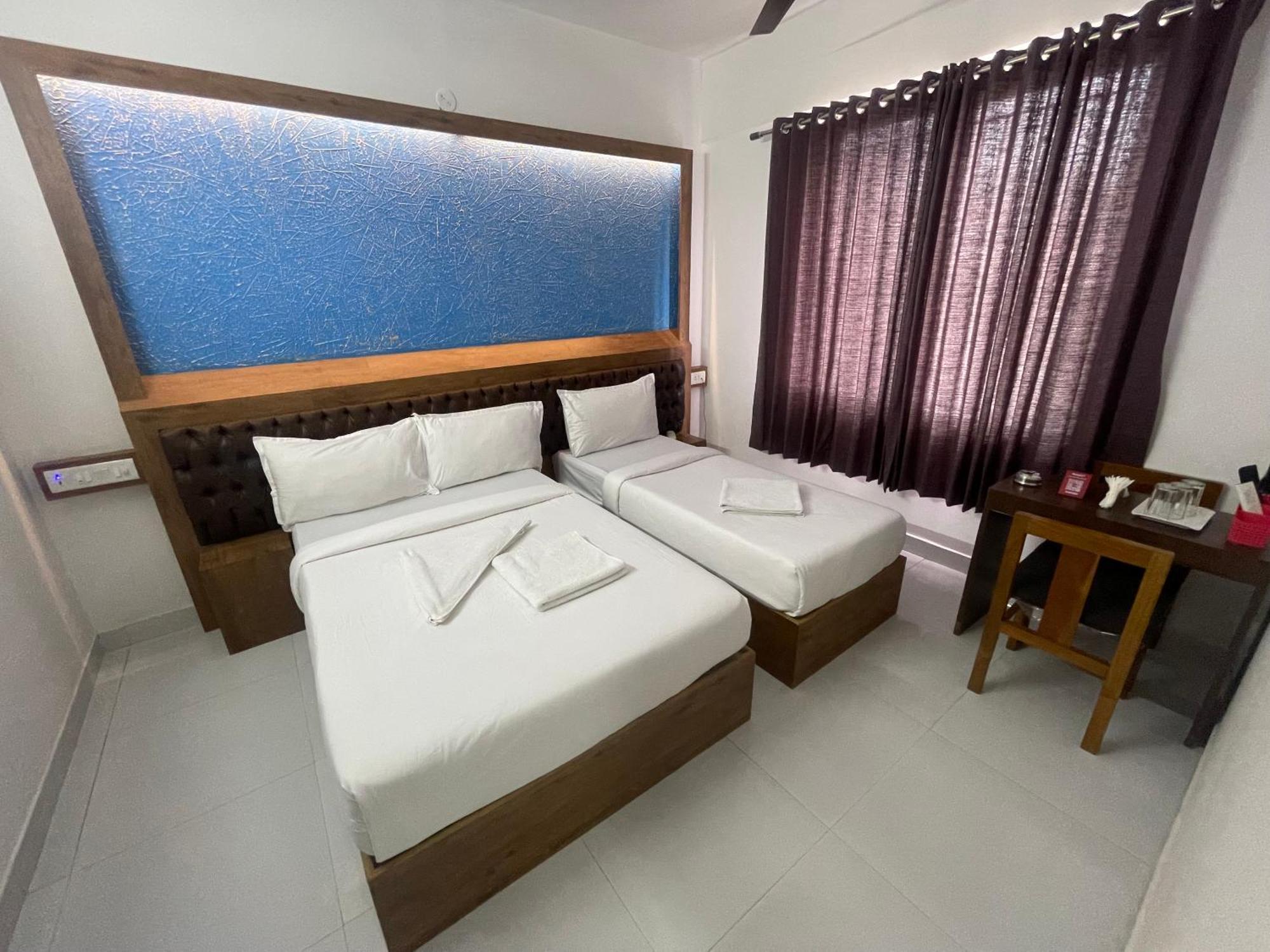Hotel B Six 3*
