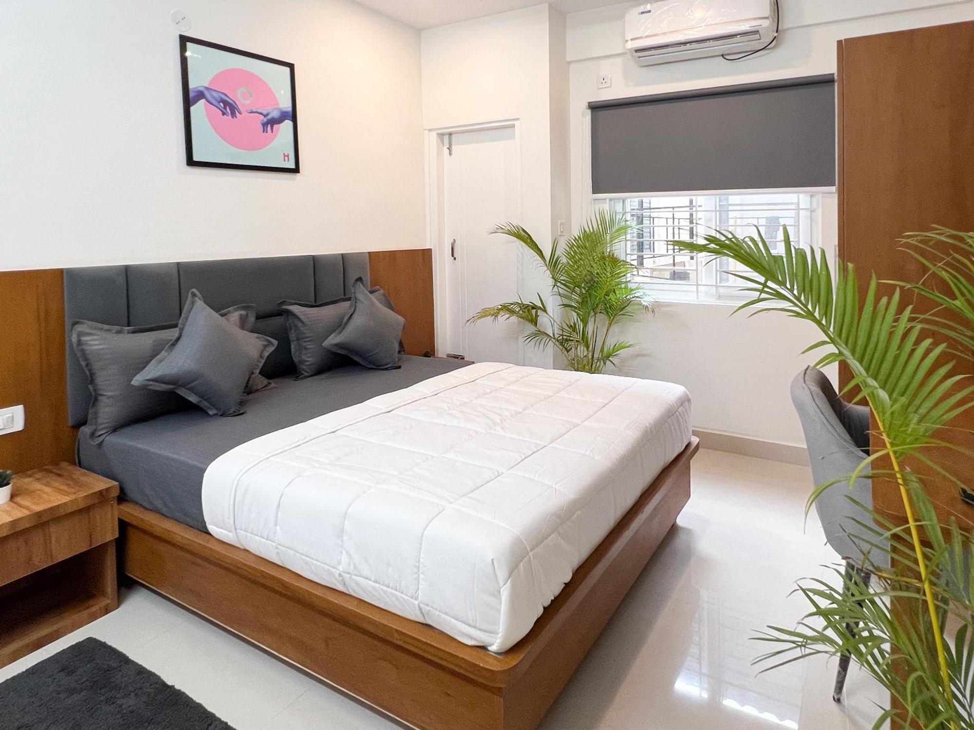 Housr 24 Serviced Koramangala Hotel *