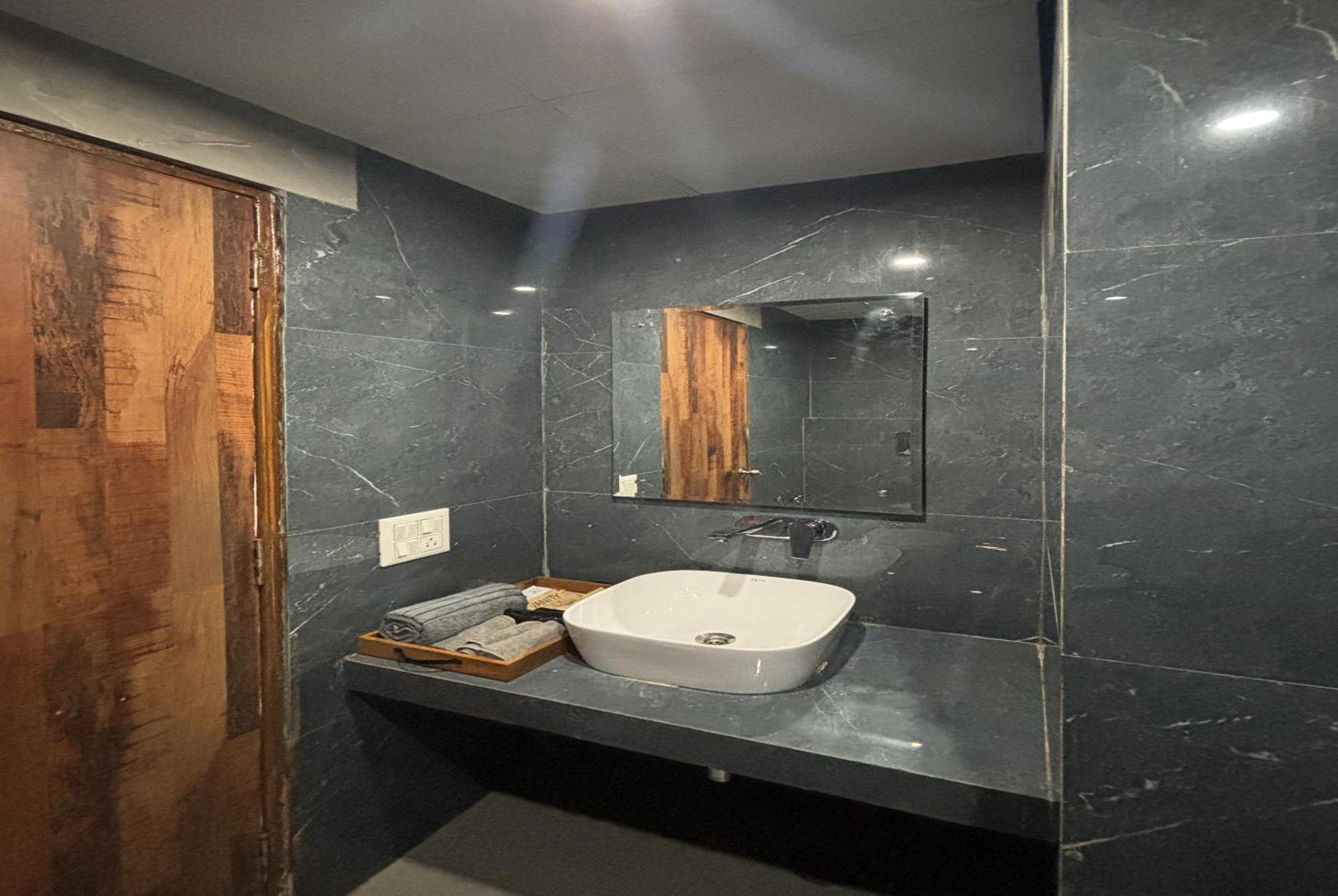 Housr 24 Serviced Koramangala * Bangalore