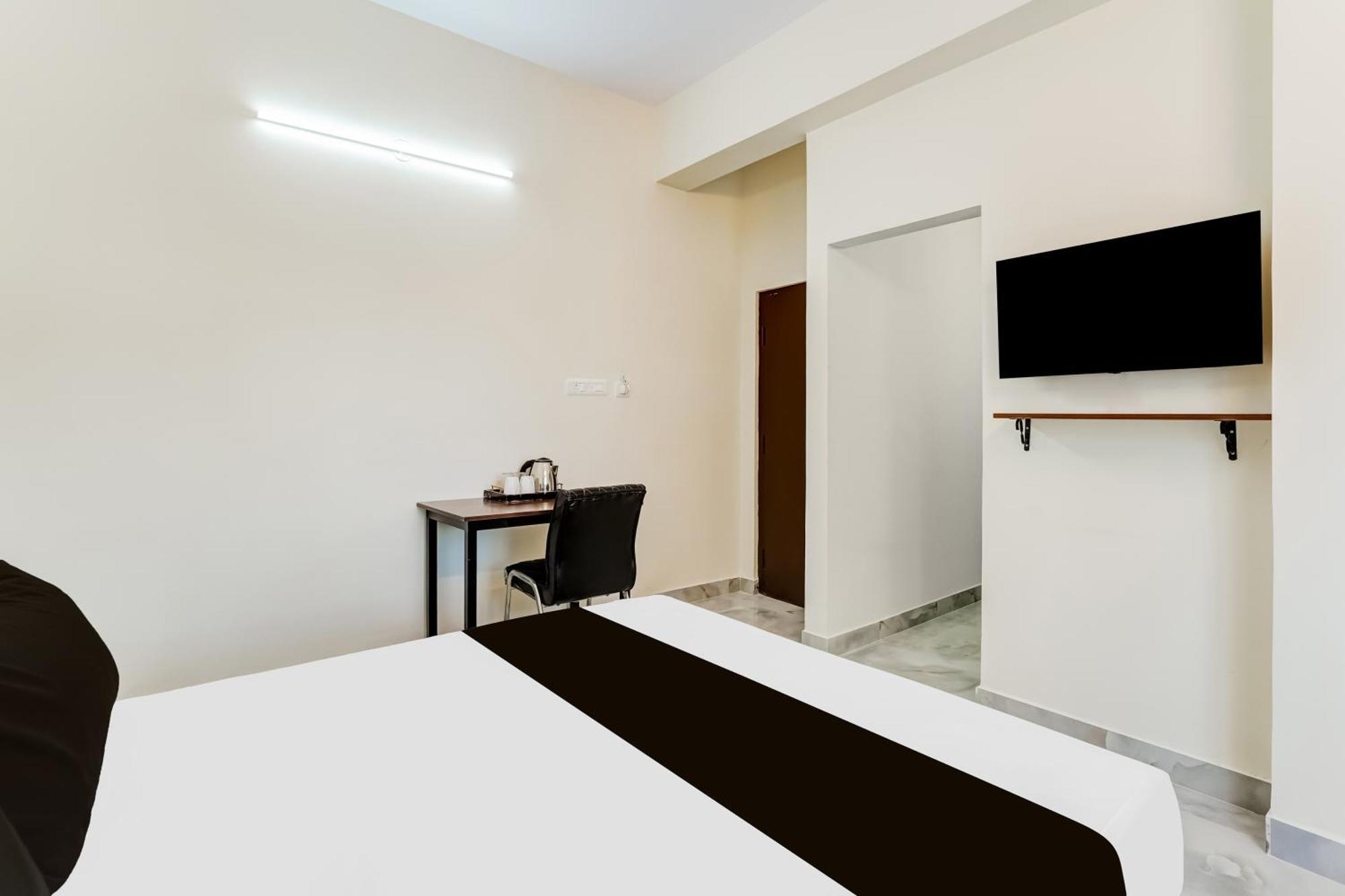 Super Townhouse Hennur Prakruthi Layout Hotel