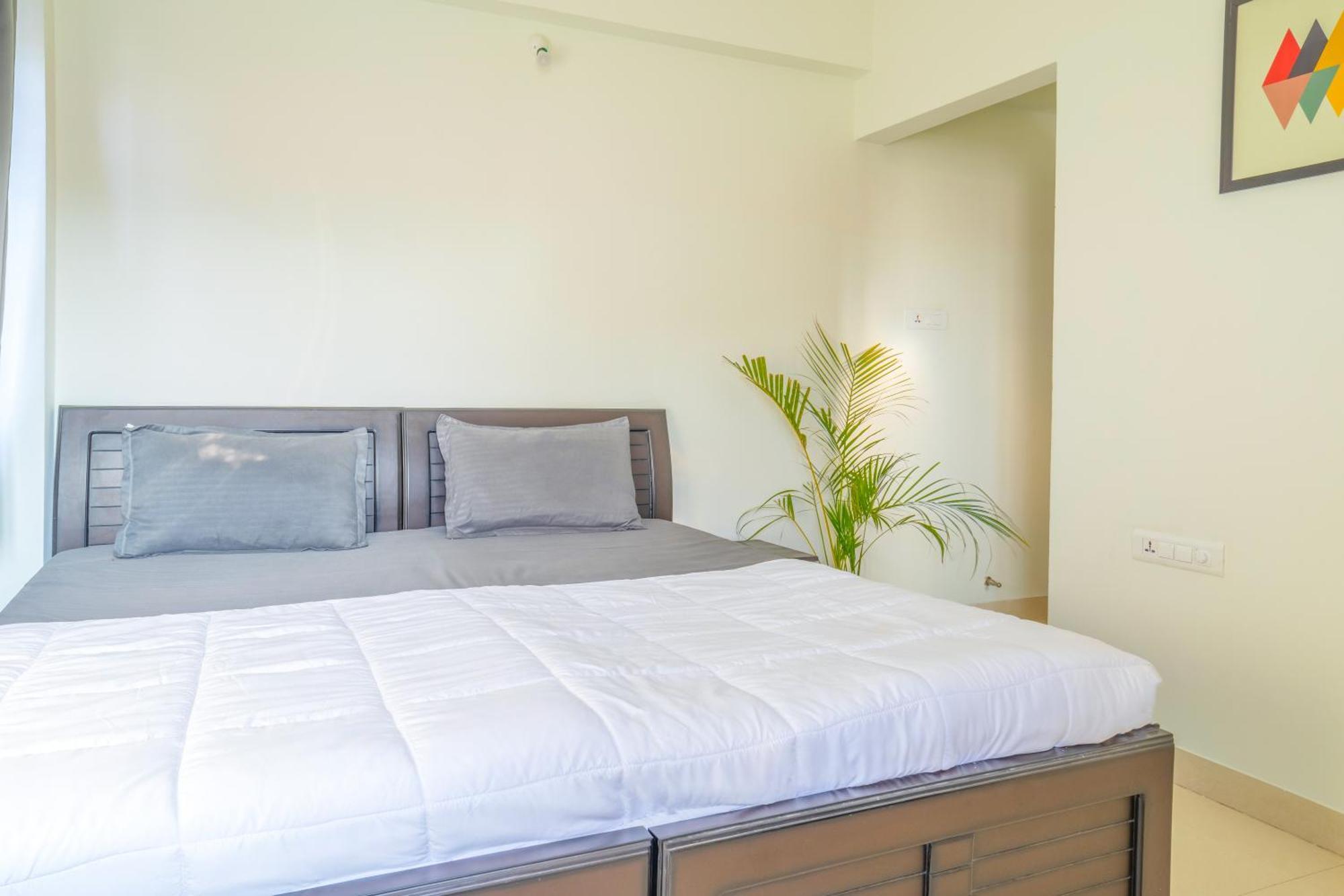 Housr Garrett Hebbal Near Manyata Tech Park *