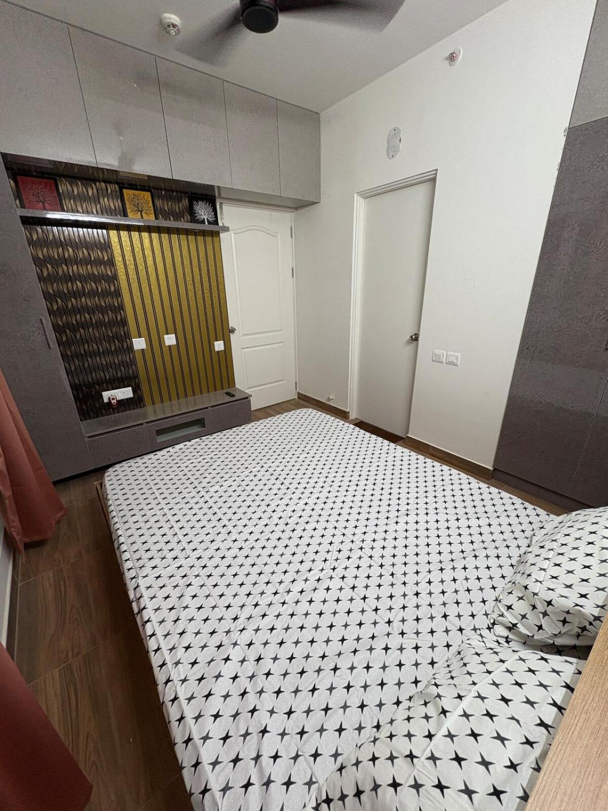 Apartment Full 1bhk Apt, Blr Airport, Cozy, Couples, Singles *