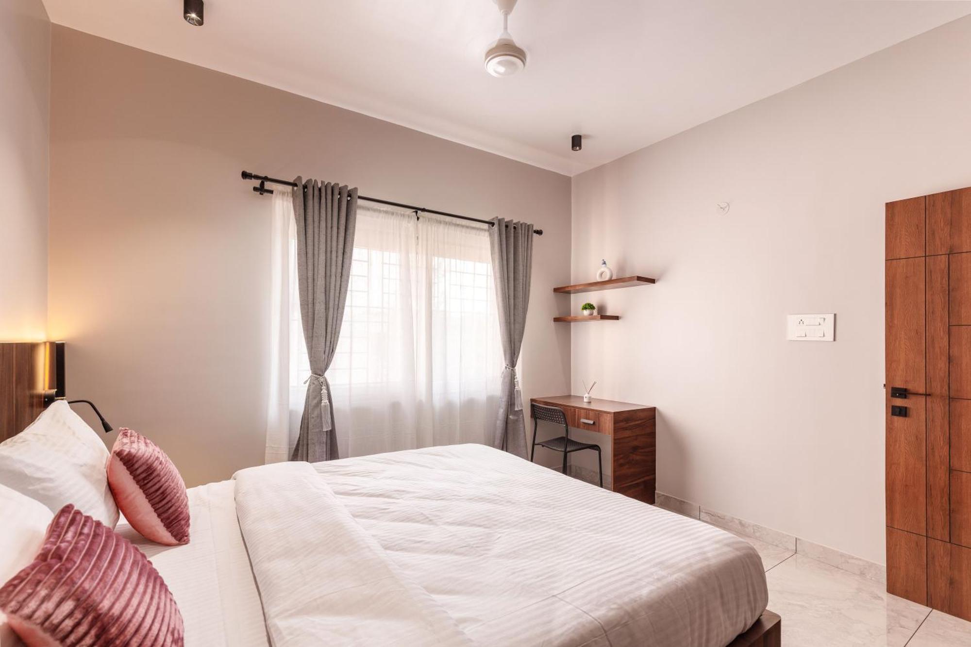 The Monarch By Red Olive-nr Manipal Hospital *
