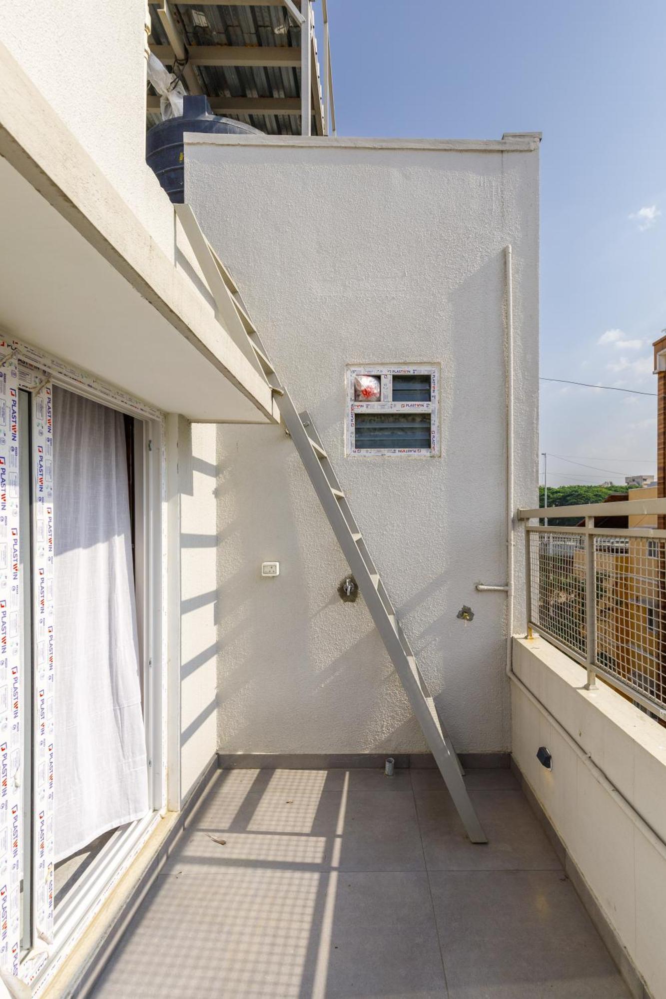 The Monarch By Red Olive-nr Manipal Hospital Apartment *