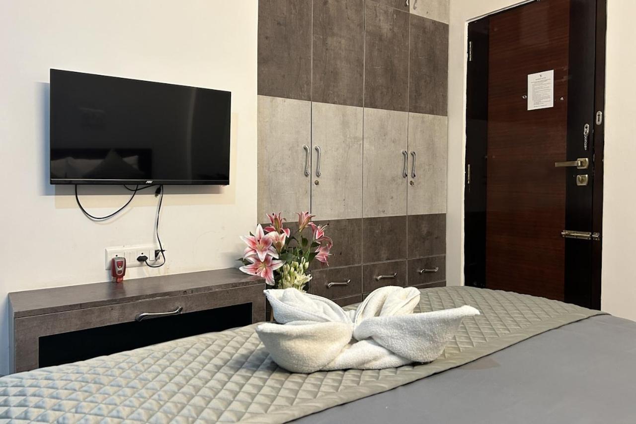 Yahweh Hotel