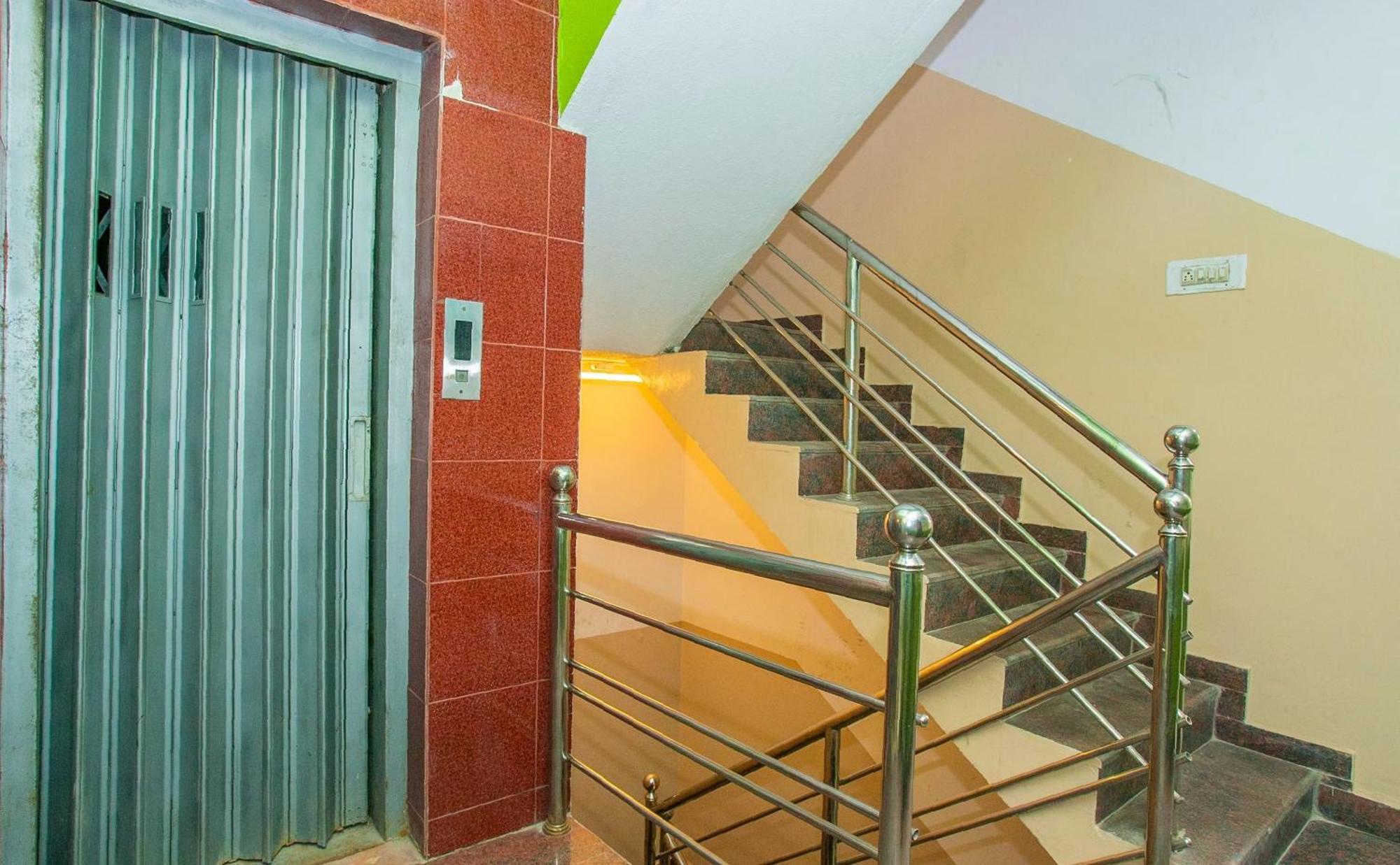 O Sri Hari Premium Comforts Near Sandhya Digital K Theatre 4* Bangalore