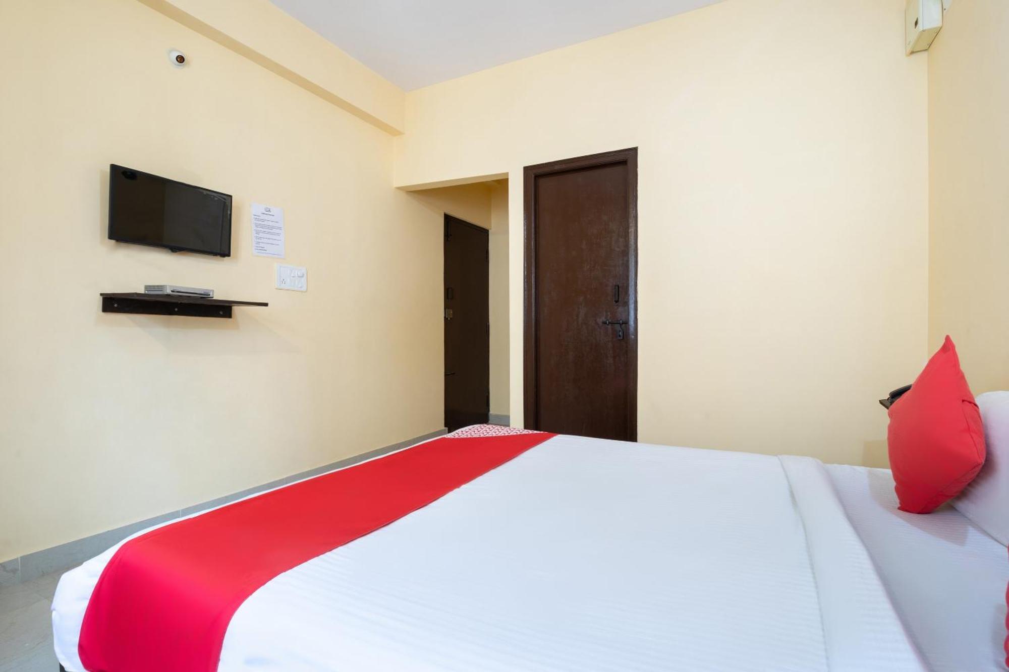 O Ashraya Comforts Hotel 4*