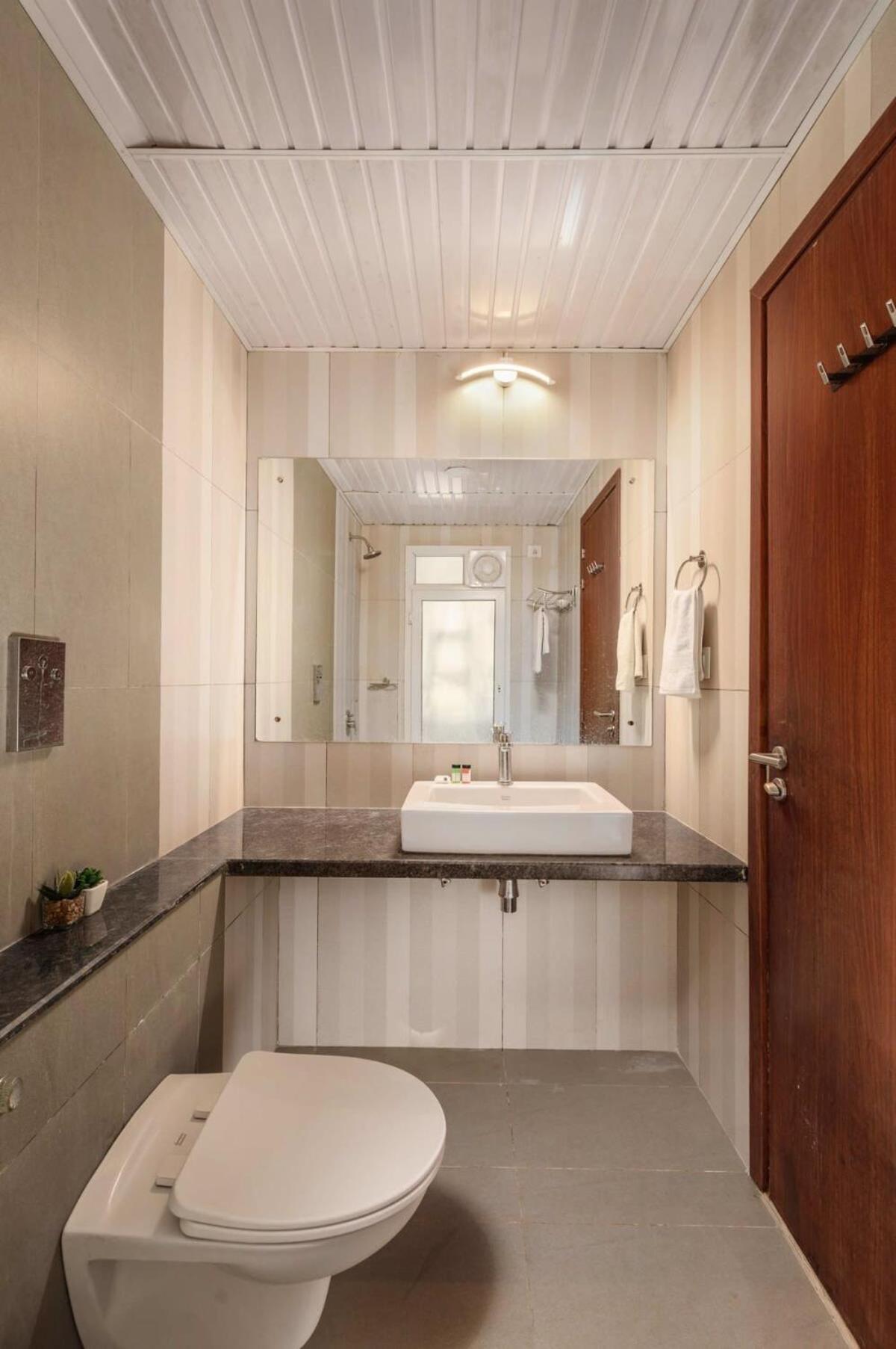 The Elite By Red Olive Near Aster Cmi * Bangalore