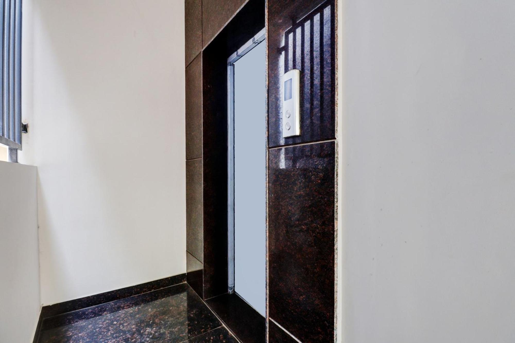 Dream Comforts & Boarding 4* Bangalore