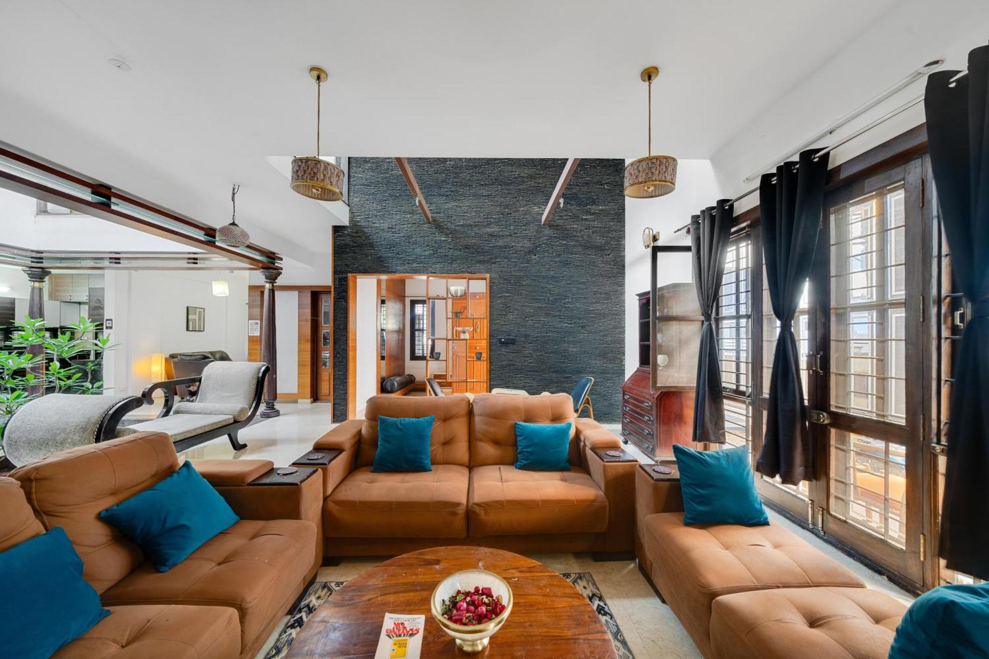 Lagoon Luxe Pool * Bangalore