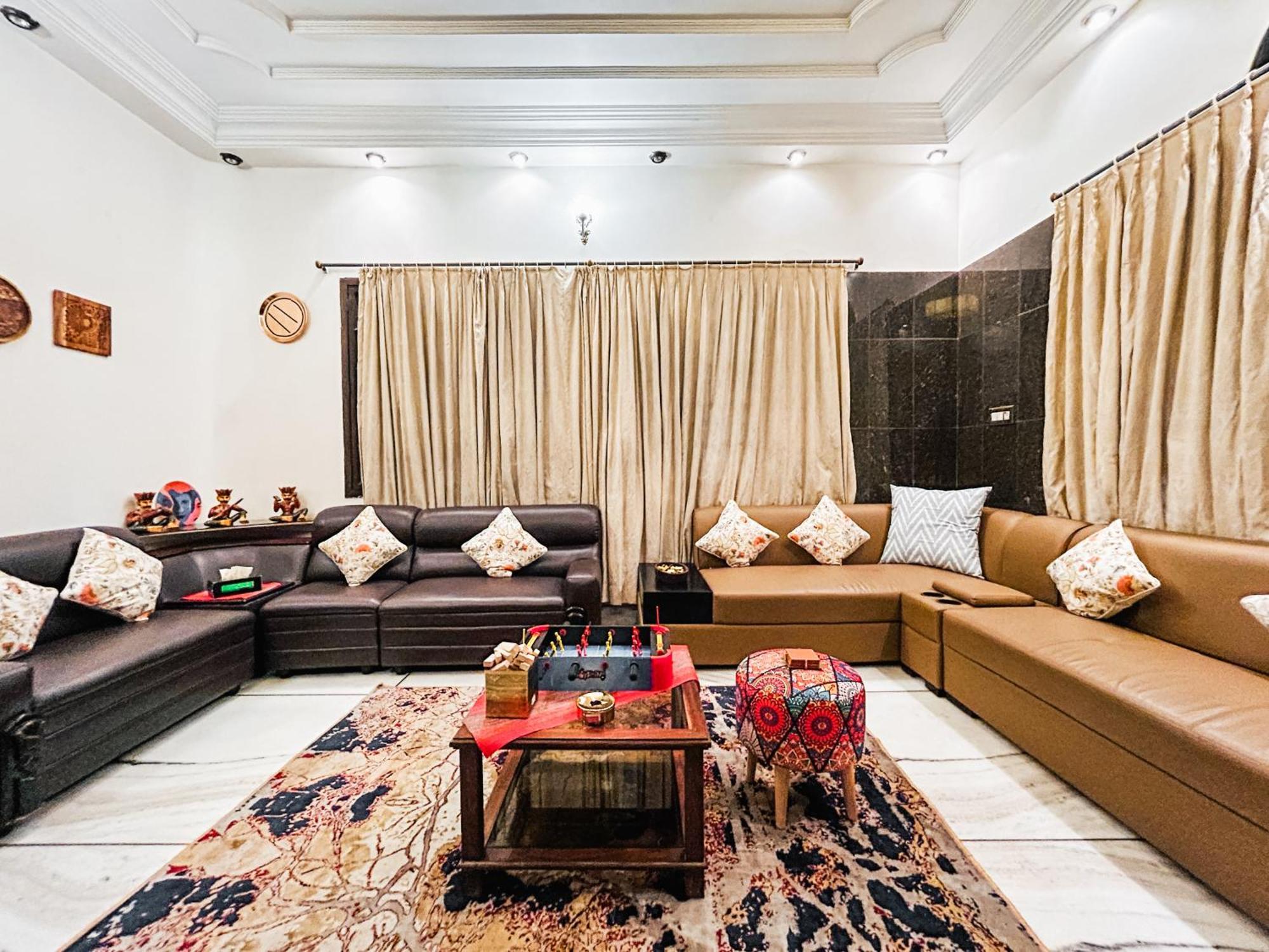 Regal Saphire 5 Bhk Luxury Villa