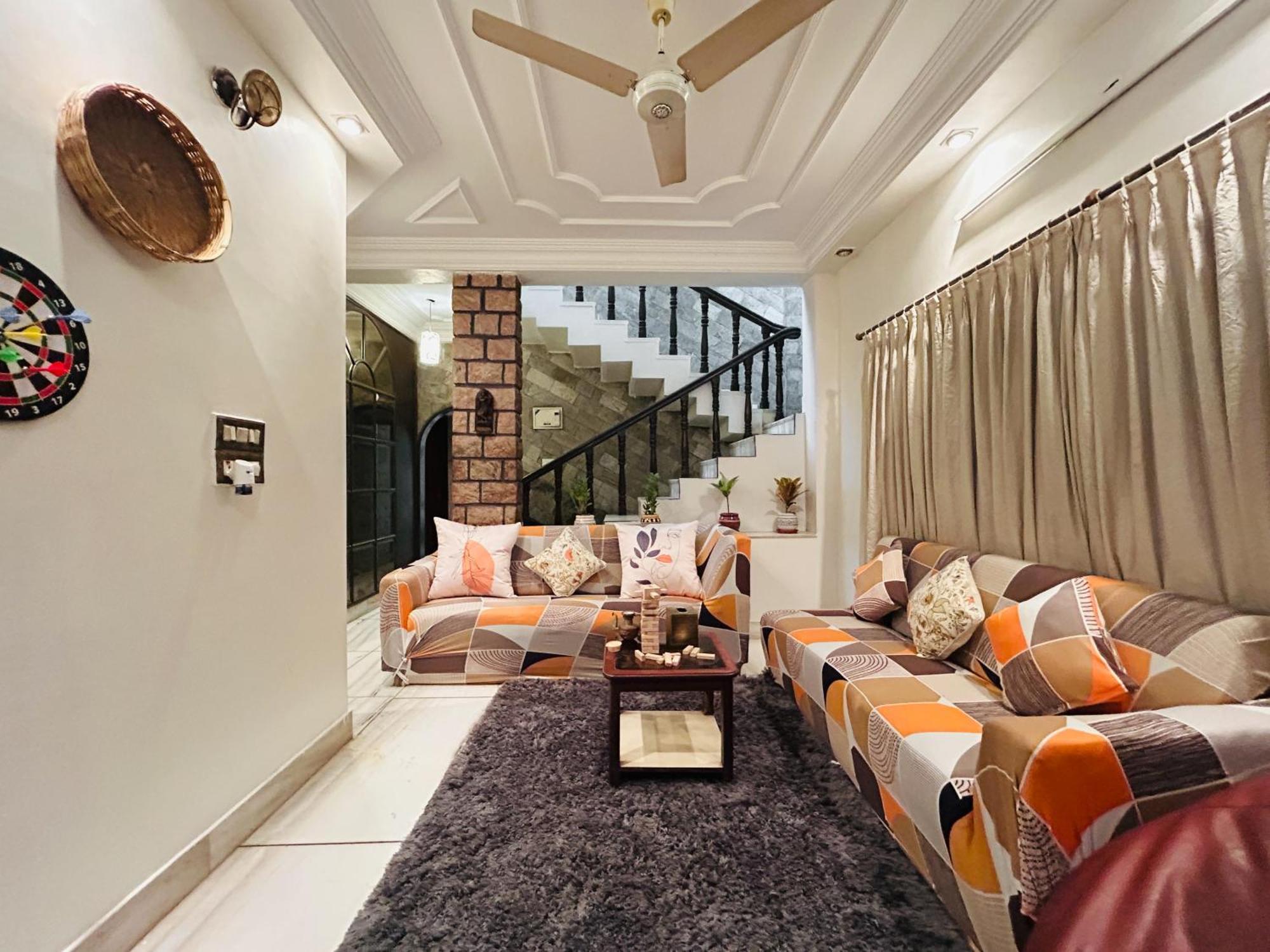 Regal Saphire 5 Bhk Luxury Bangalore