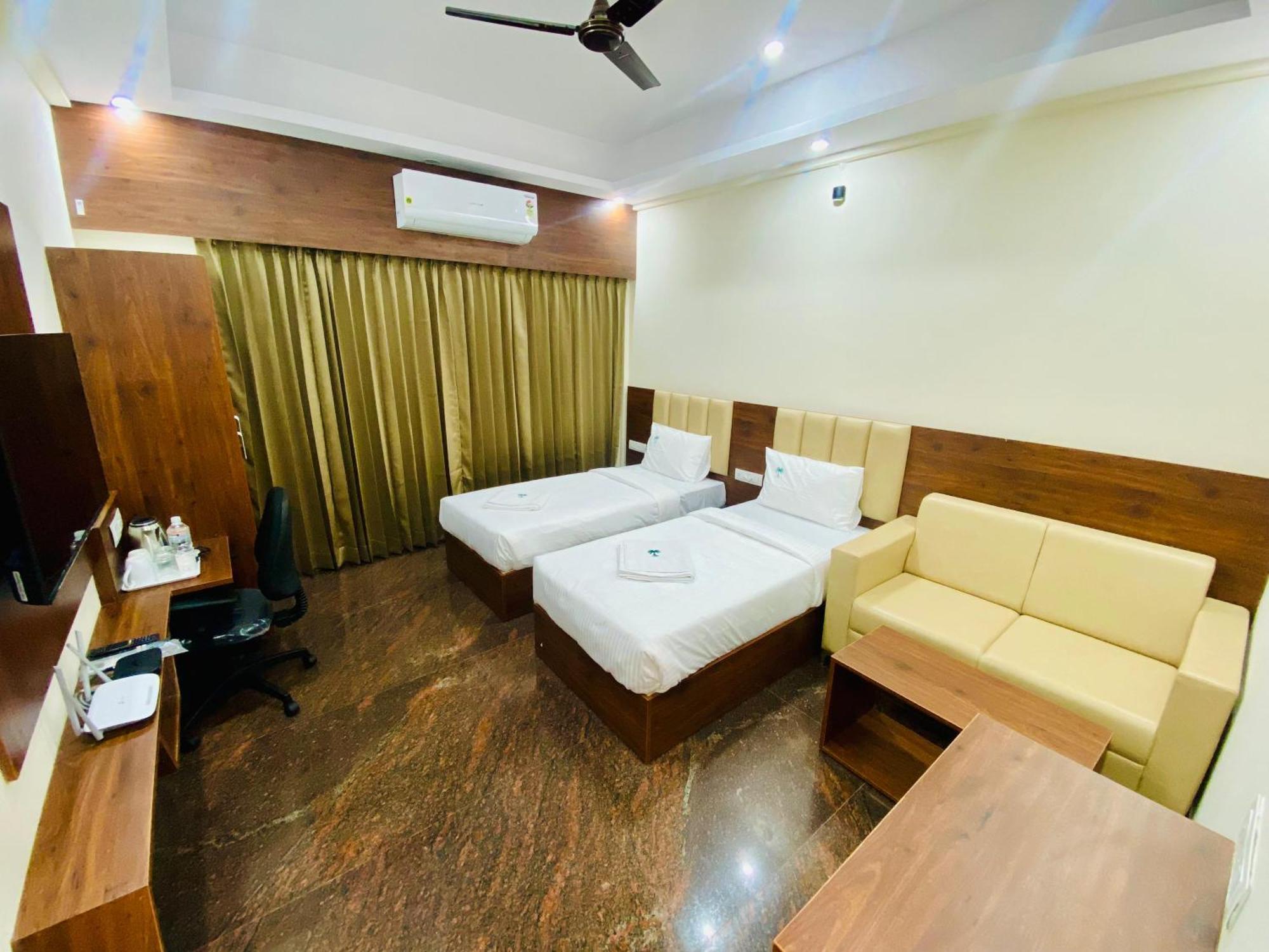 Sahara Tree Hotel 3*