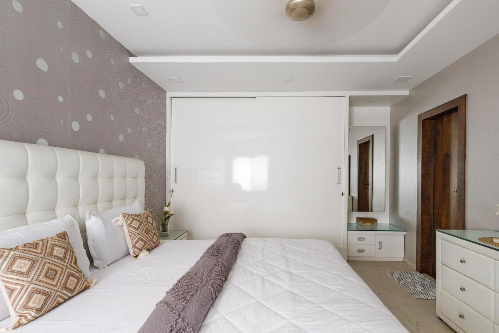 Apartment The Platinum Arc By Red Olive-3bhk-nr Nexus Mall